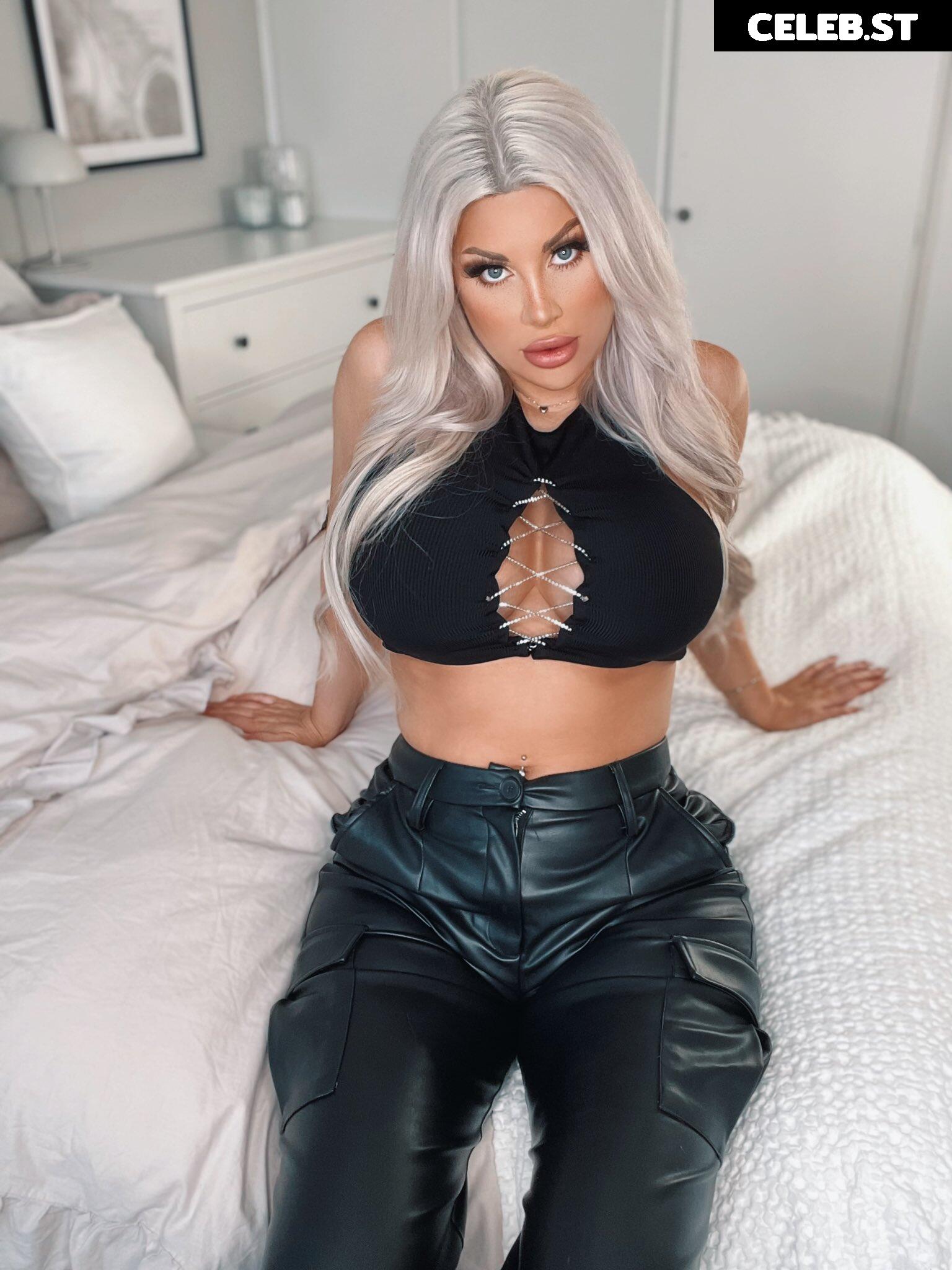 Nicci Azzy (Nicolina Azzander) Image 23970193