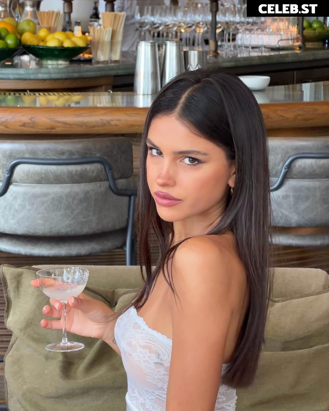 Olivia Grivas / Liv Grivas Image 23972595