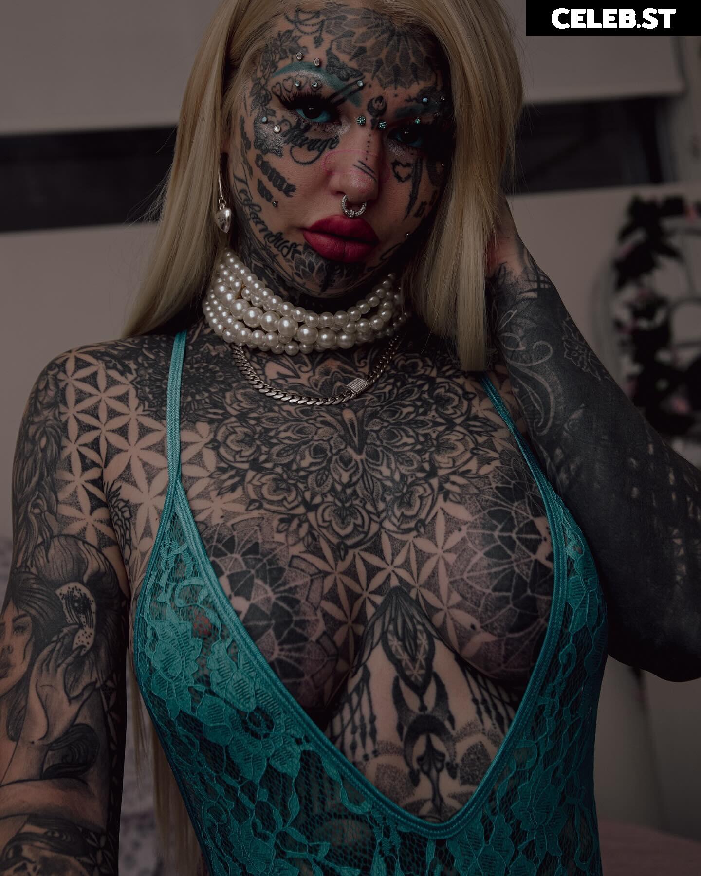 Amber Luke Image 2394765