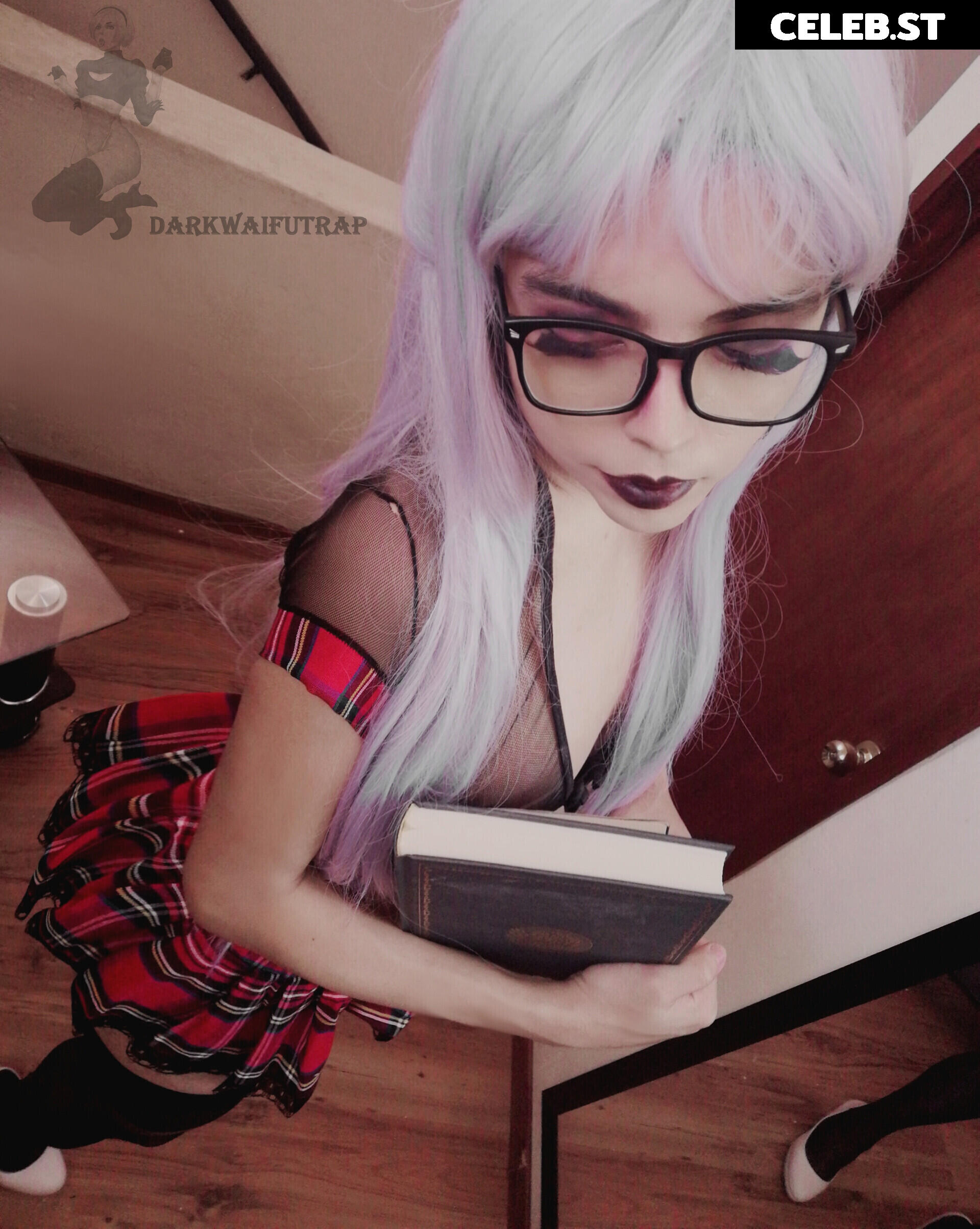 DarkWaifuTrap Image 23941529