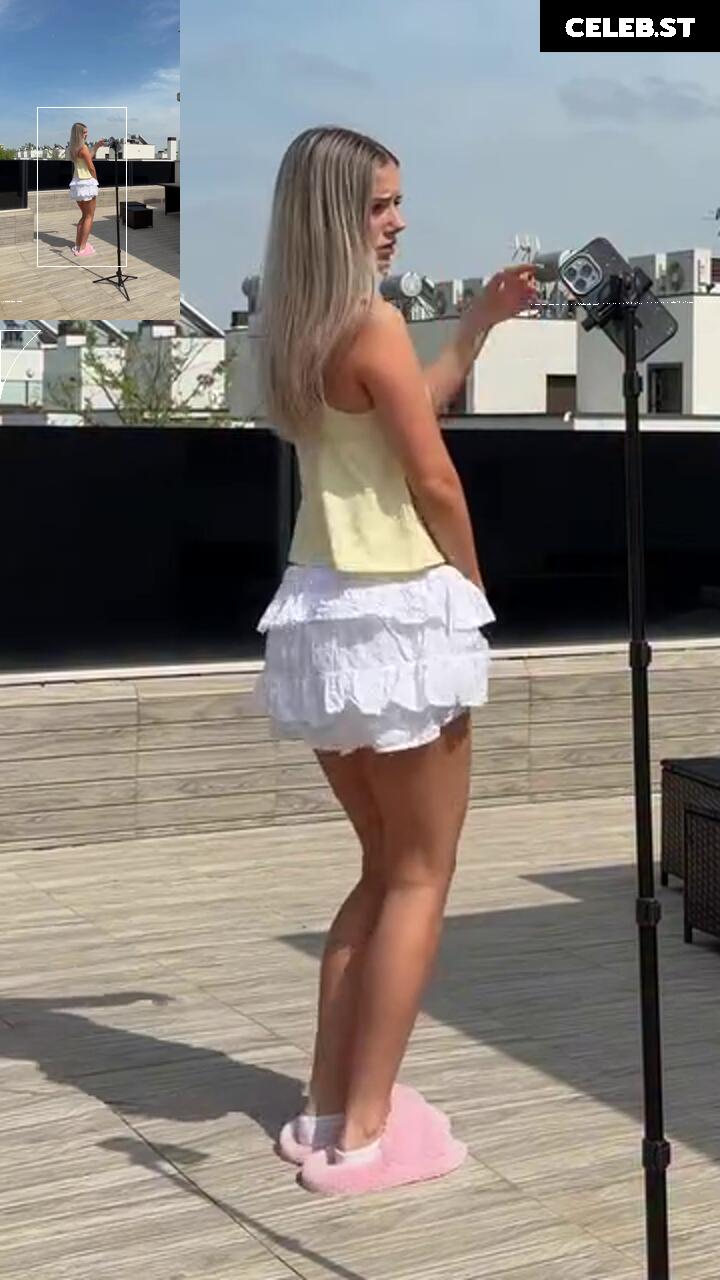 Lia Sikora - @ liasikora Image 23917815