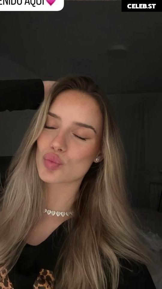 Lia Sikora - @ liasikora Image 23917718