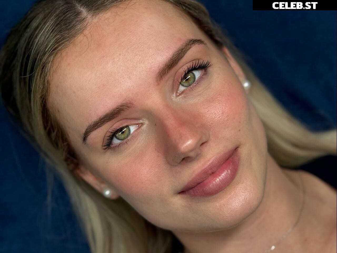 Lia Sikora - @ liasikora Image 23917777