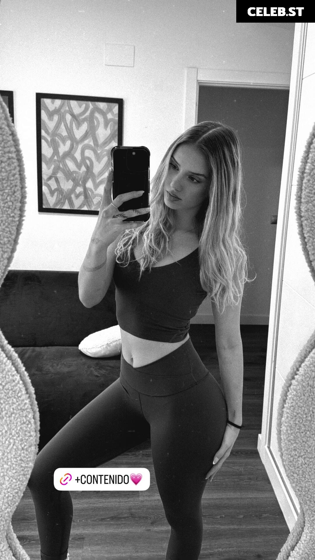 Lia Sikora - @ liasikora Image 23917691
