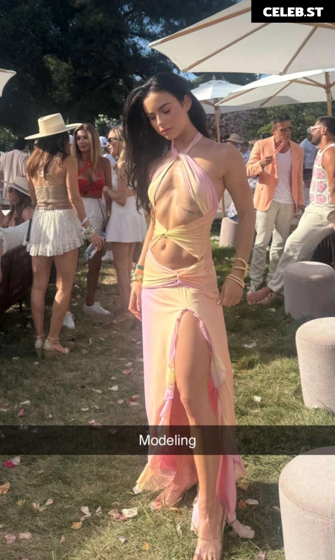 Sofia Elizabeth - sofiaspams Image 23916211
