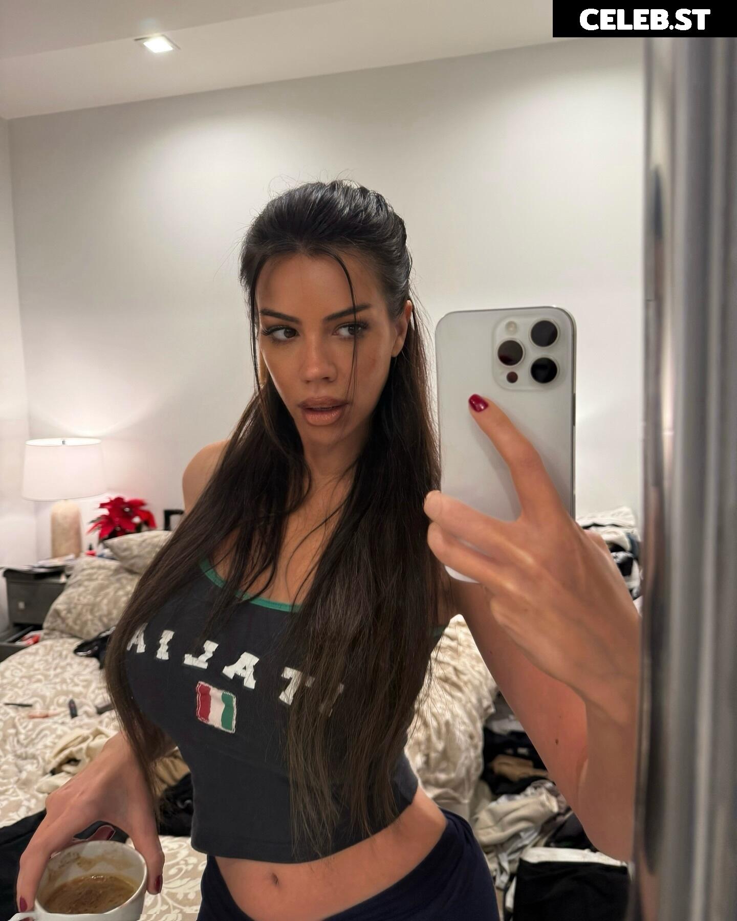 Isabela Izycka / Izzycka Image 23924224