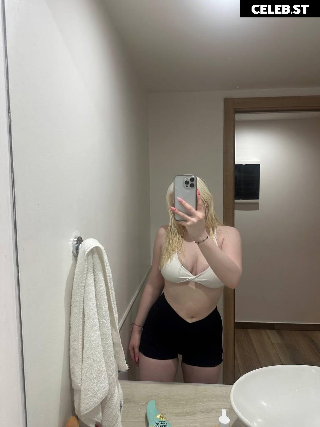 Snowwhitebella Image 23921317