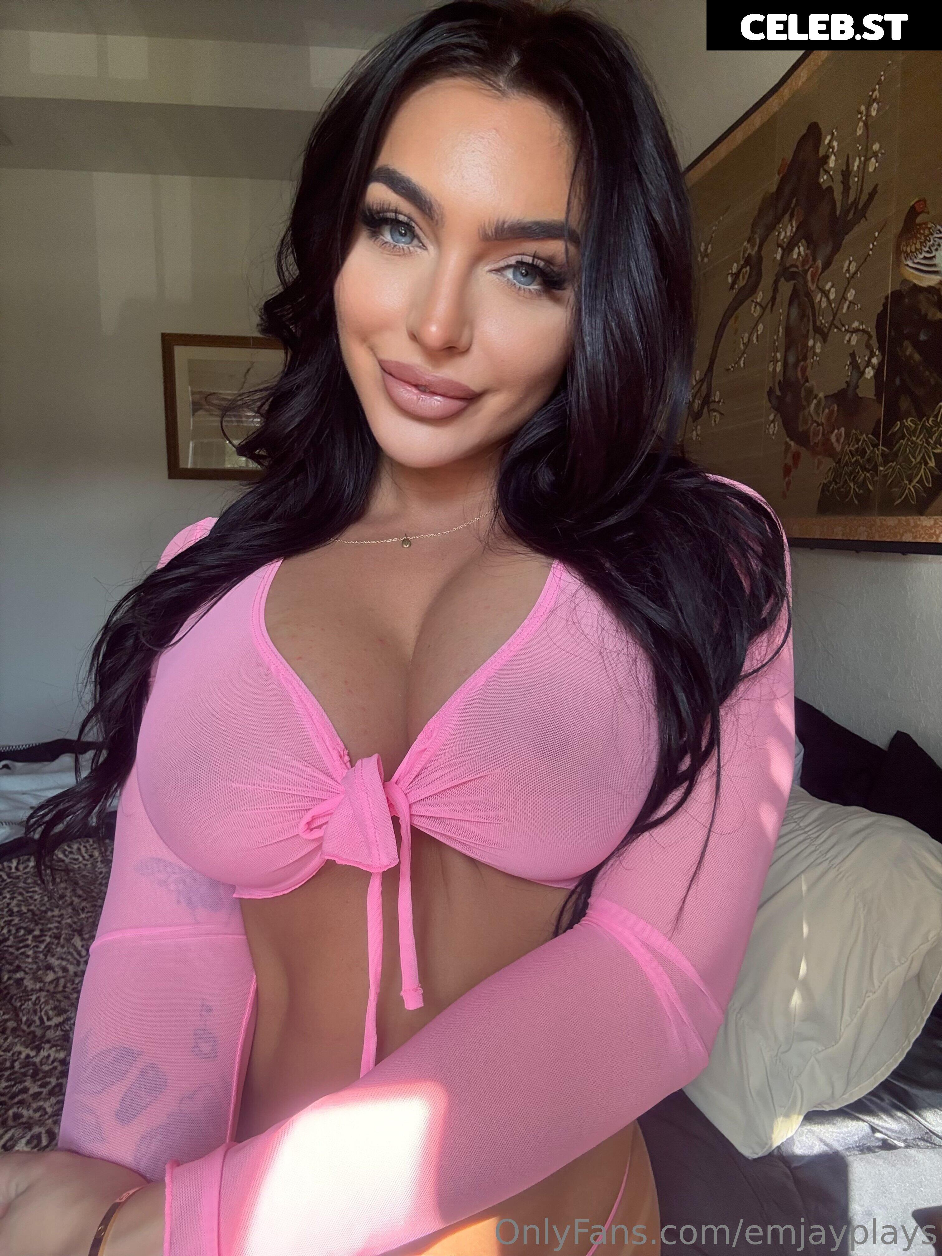 Emily Rinaudo | EmjayyPlays Image 23929577