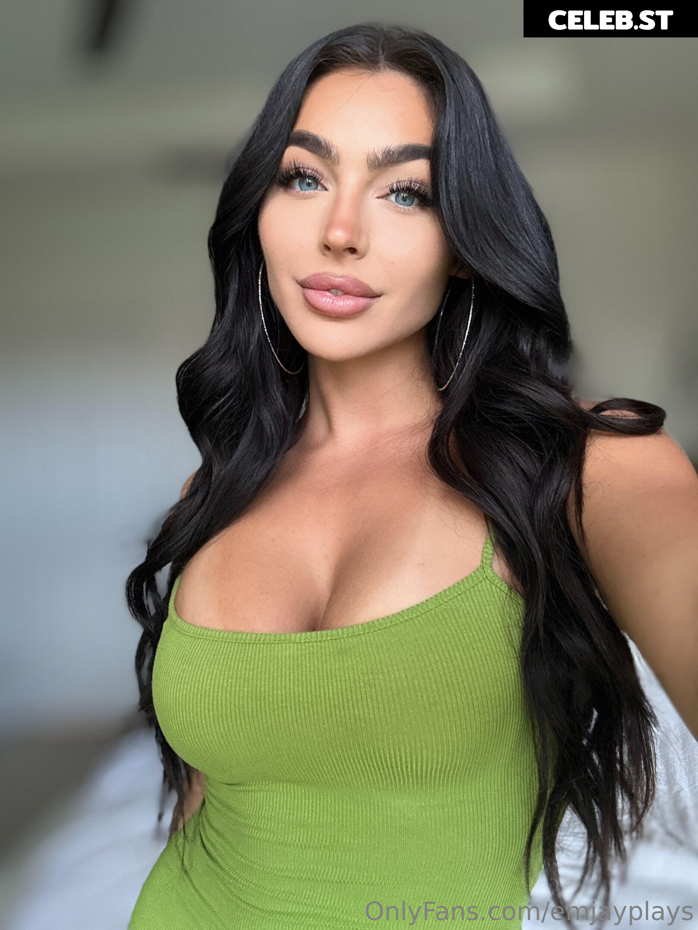Emily Rinaudo | EmjayyPlays Image 23929345