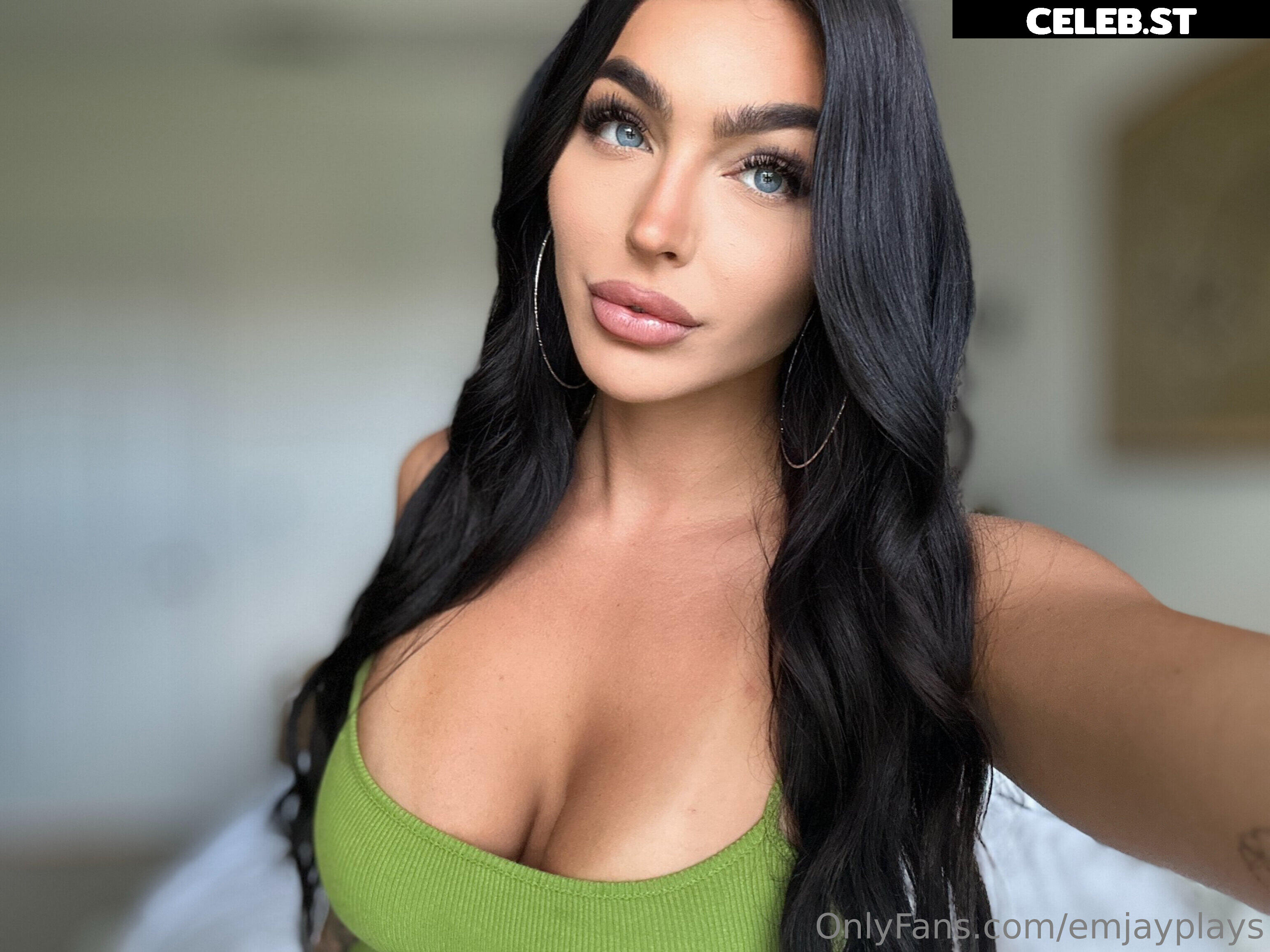 Emily Rinaudo | EmjayyPlays Image 23929344