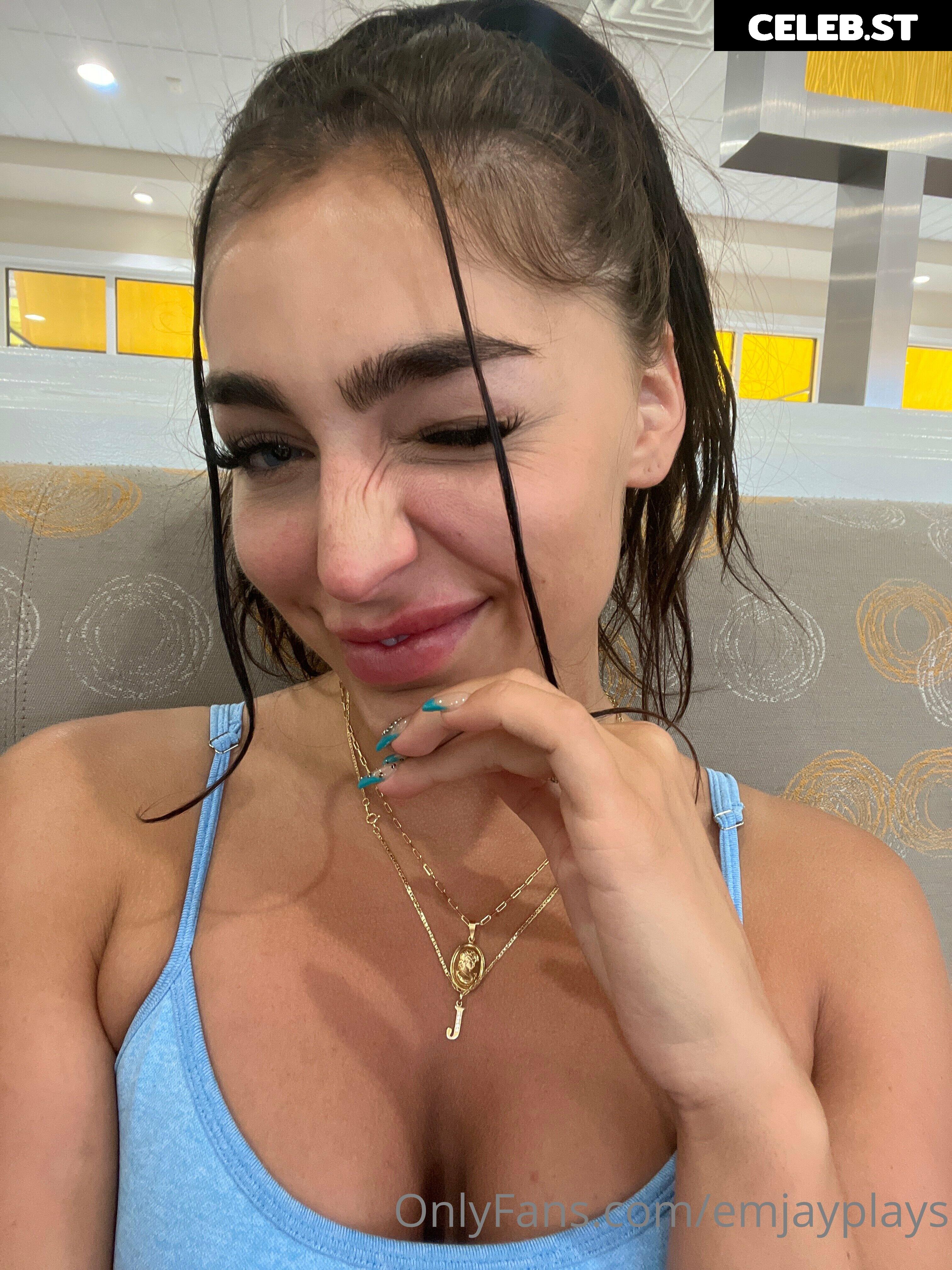 Emily Rinaudo | EmjayyPlays Image 23929279