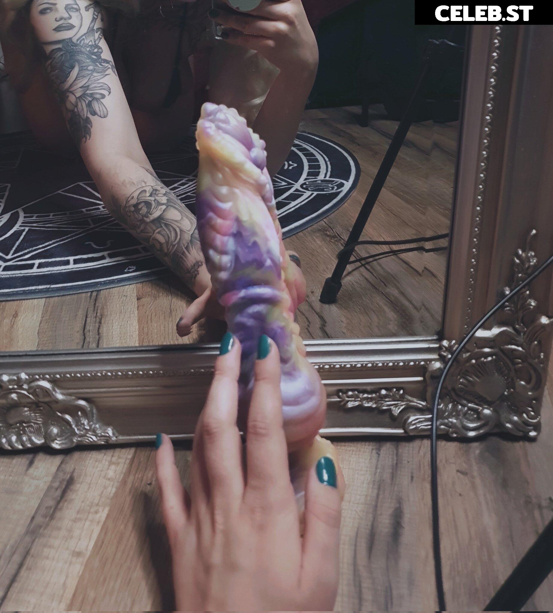 GlitterAndFangs Image 23930983