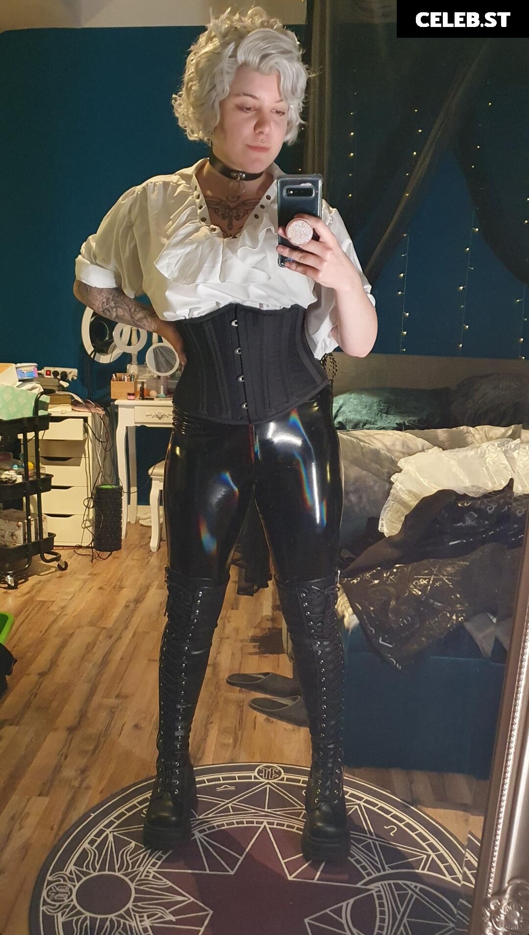GlitterAndFangs Image 23930987