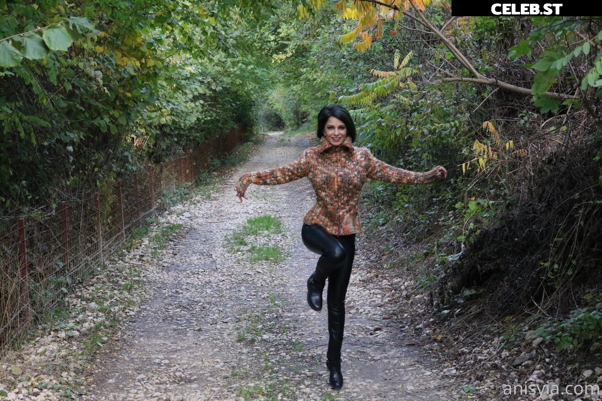 Anisyia Image 2390781