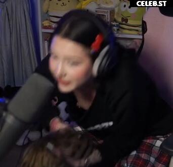 Nipslips &amp; Just Chatting streamers Image 23907088