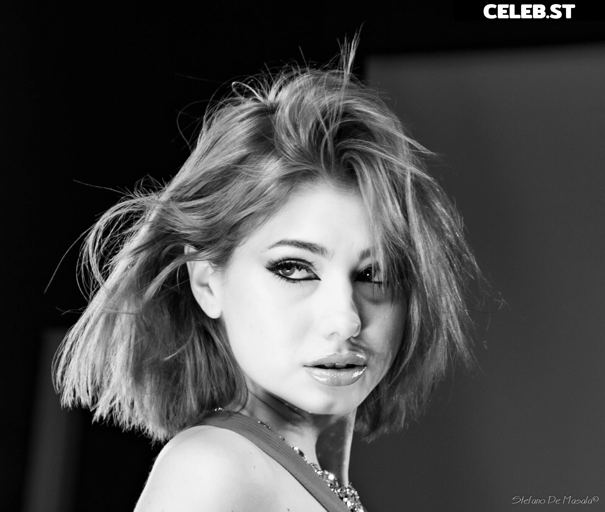 andreeamaresof | blackwidof Image 23866734