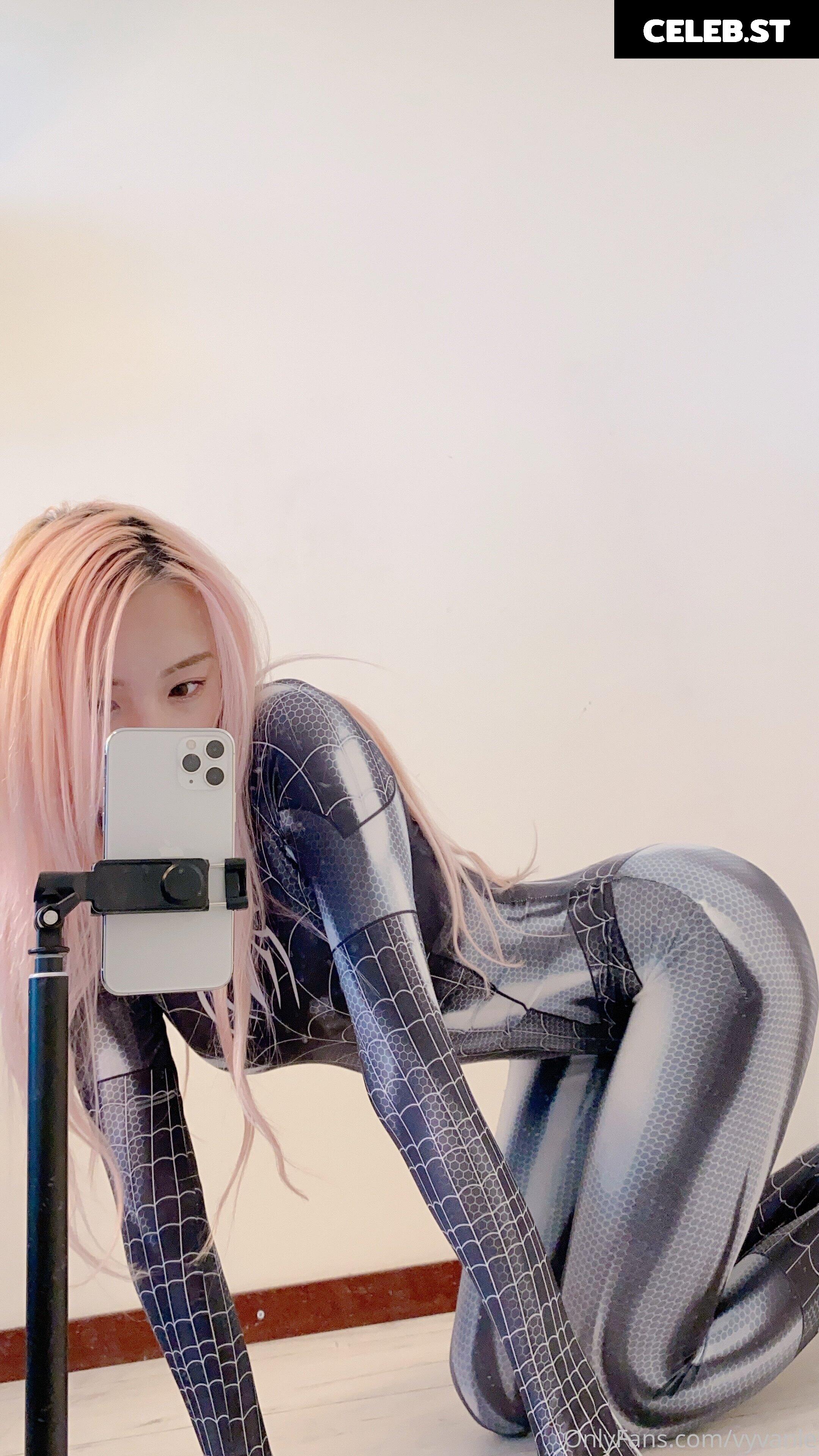Vyvan Le Image 23874113