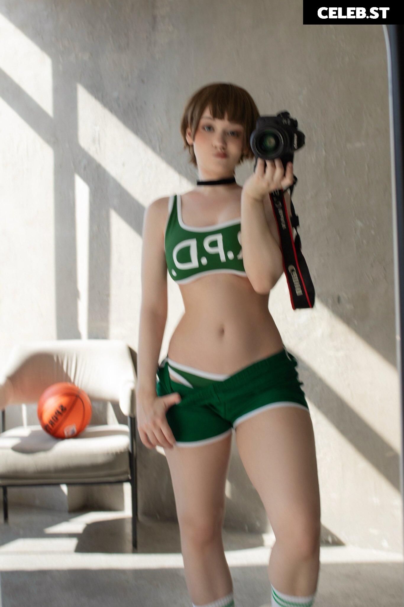Donna loli Image 23845621