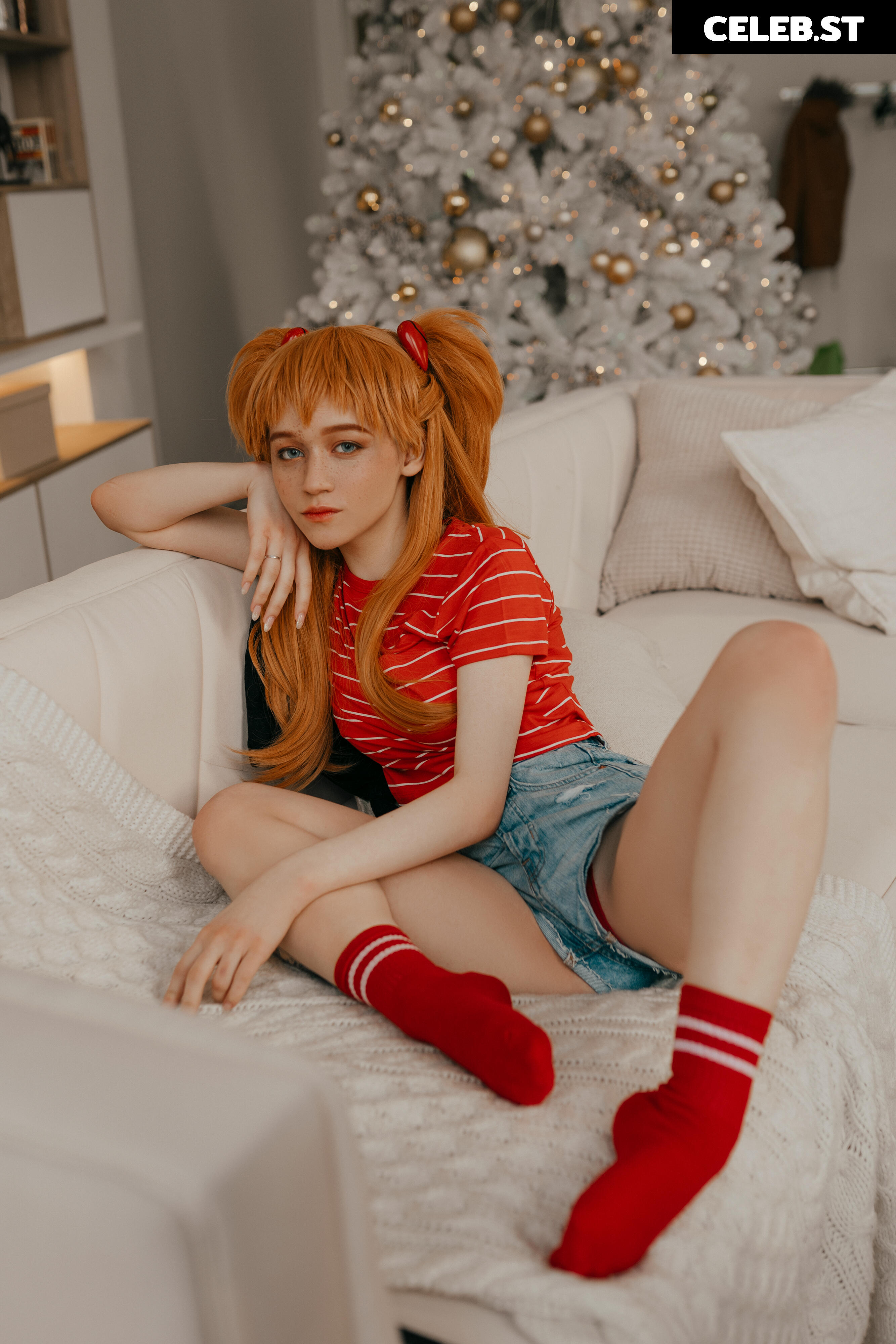 Donna loli Image 23844443