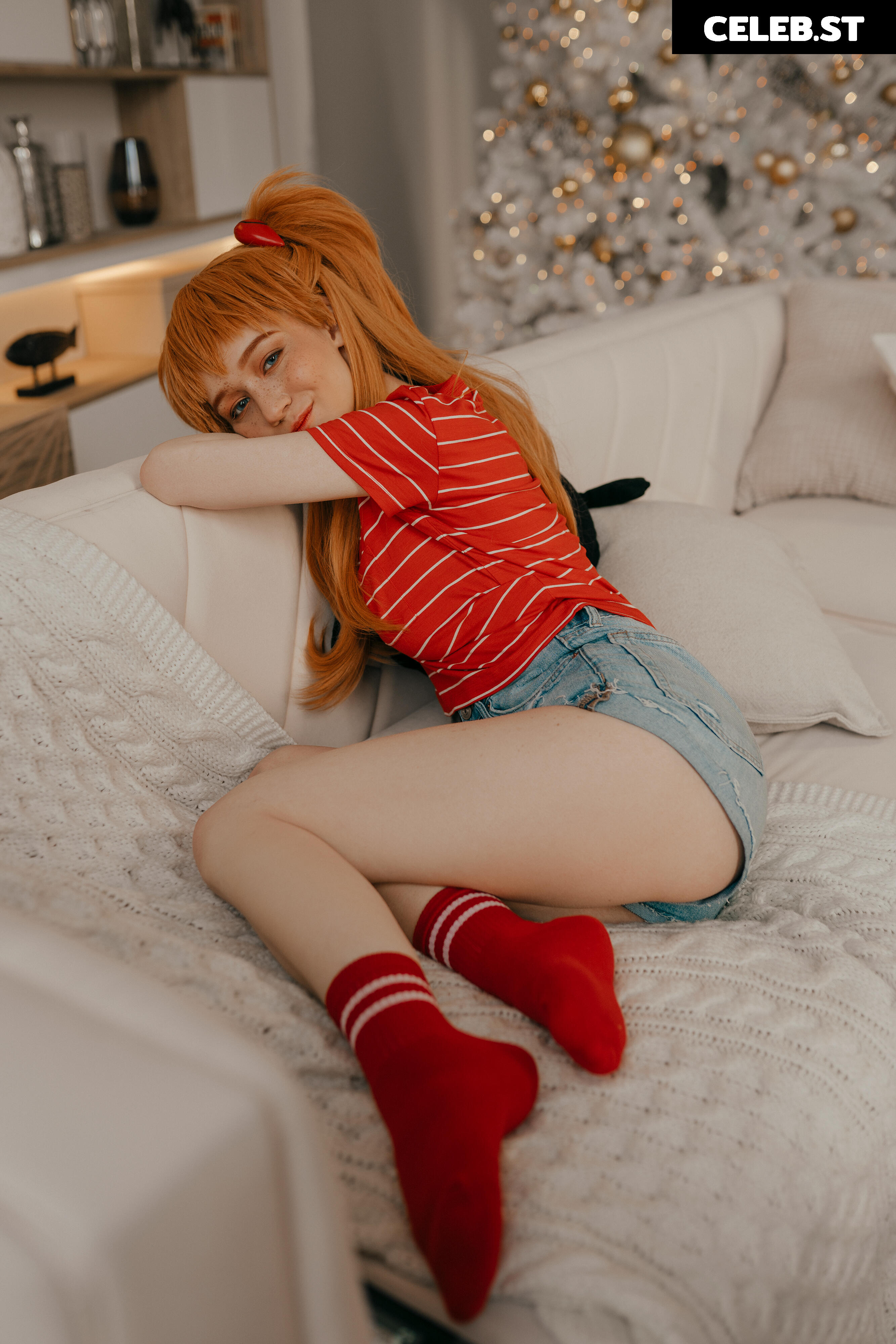 Donna loli Image 23844447