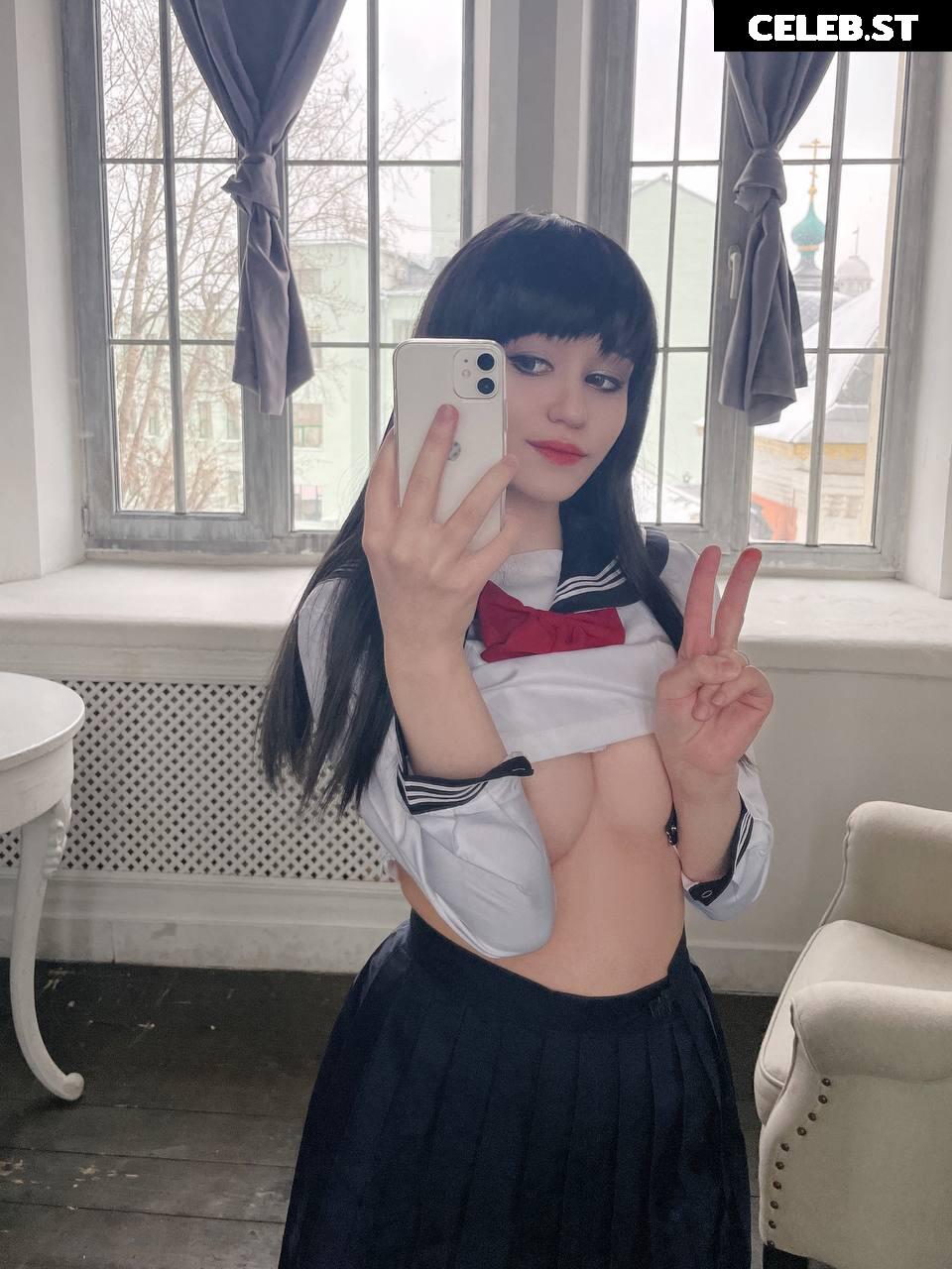 Donna loli Image 23844096