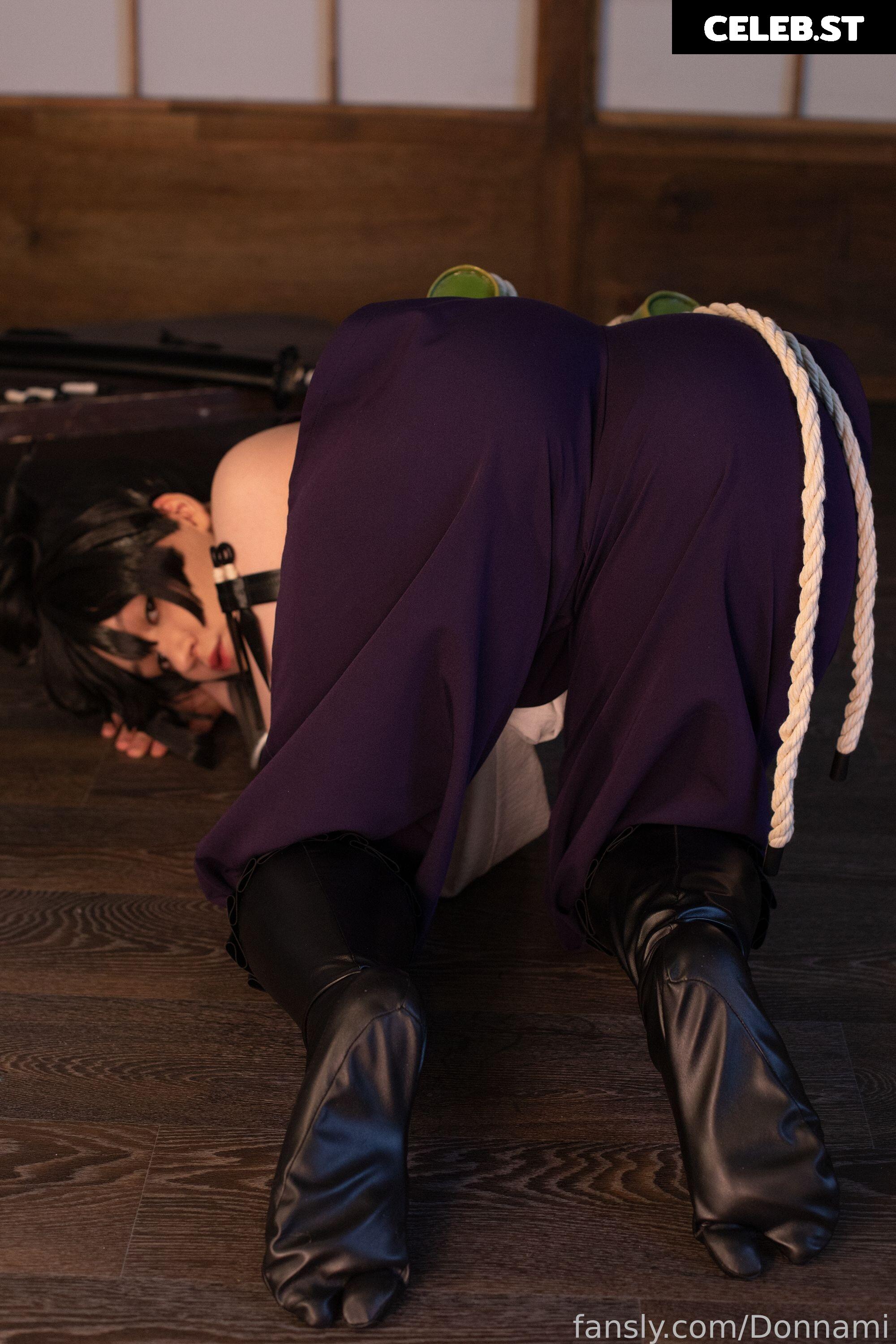 Donna loli Image 23844397