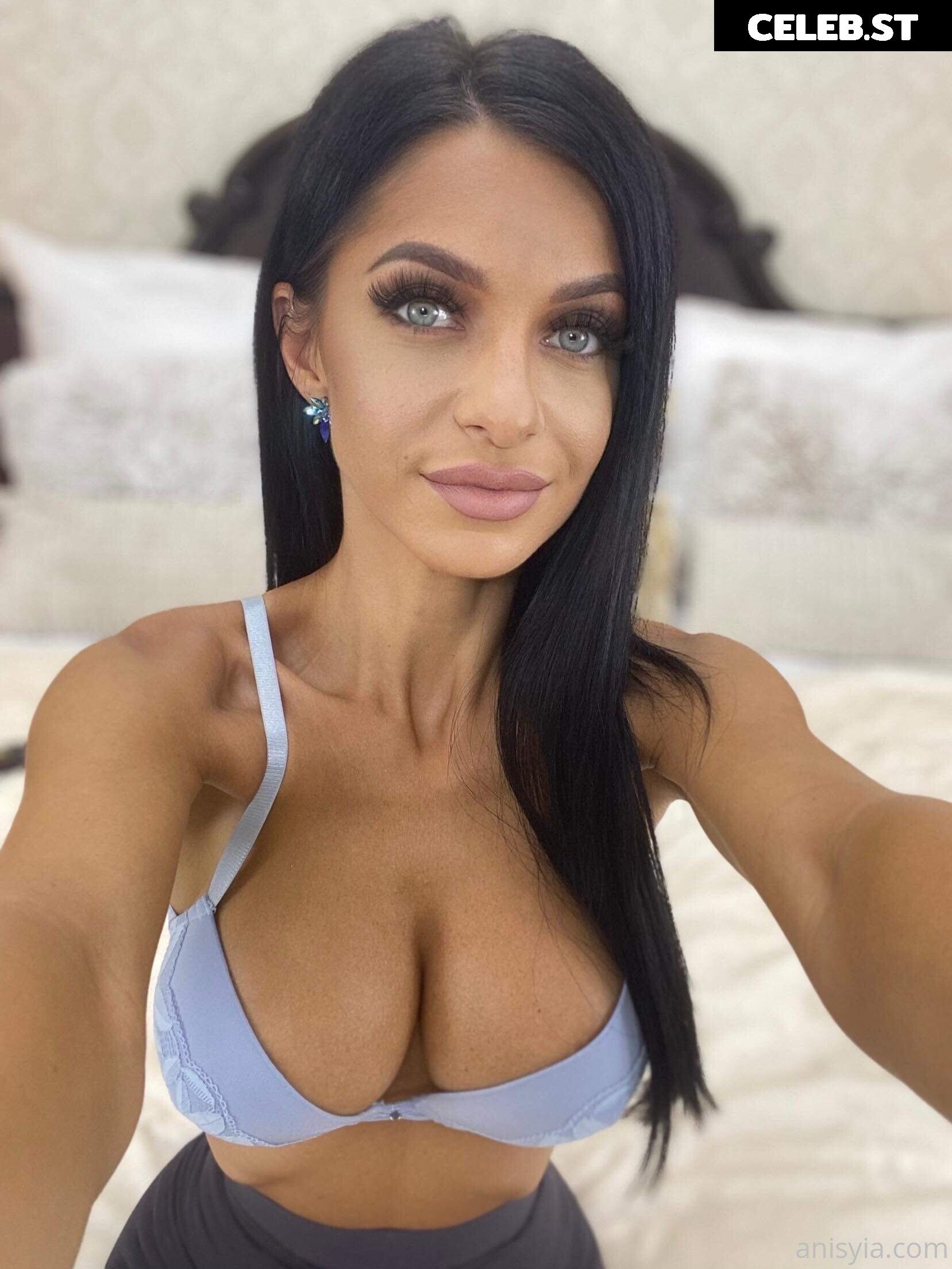 Anisyia Image 2384164