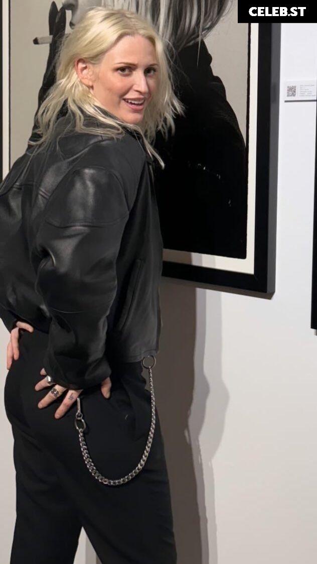 Emily Armstrong Image 23841028