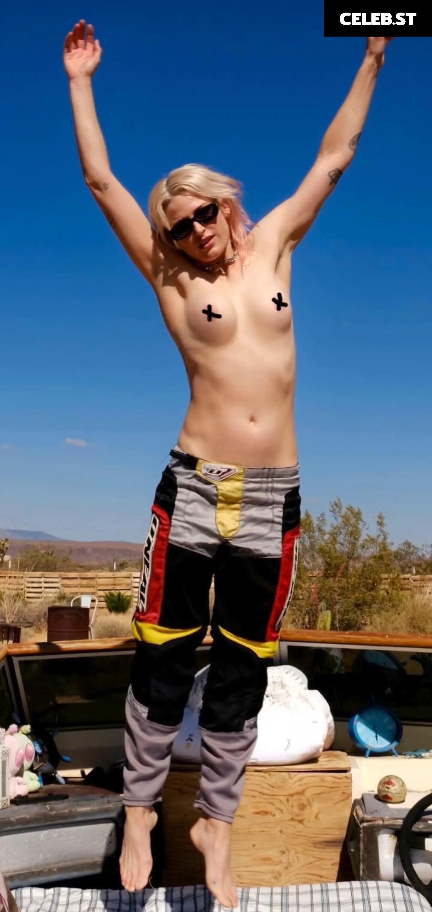Emily Armstrong Image 23841015