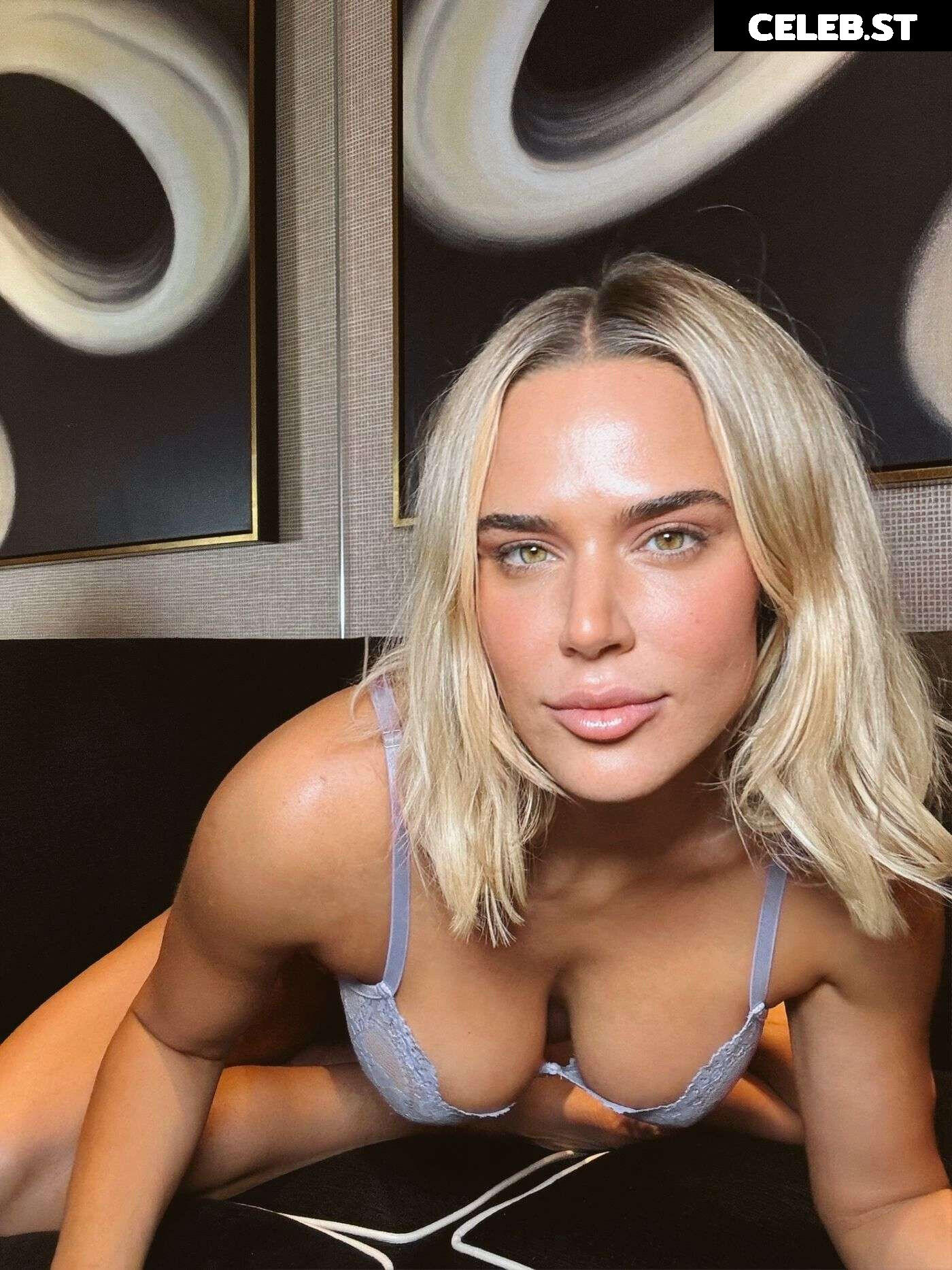 WWE Lana / CJ Perry Image 23840795