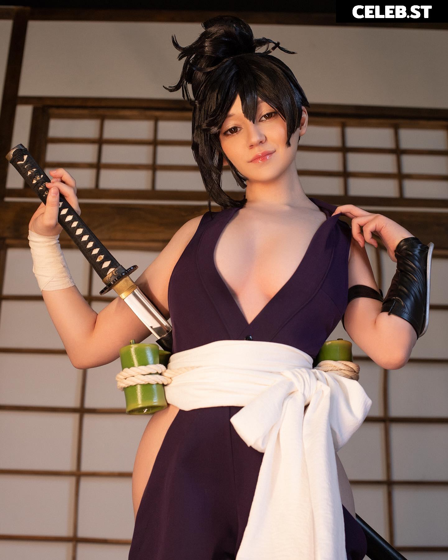 Donna loli Image 23843533