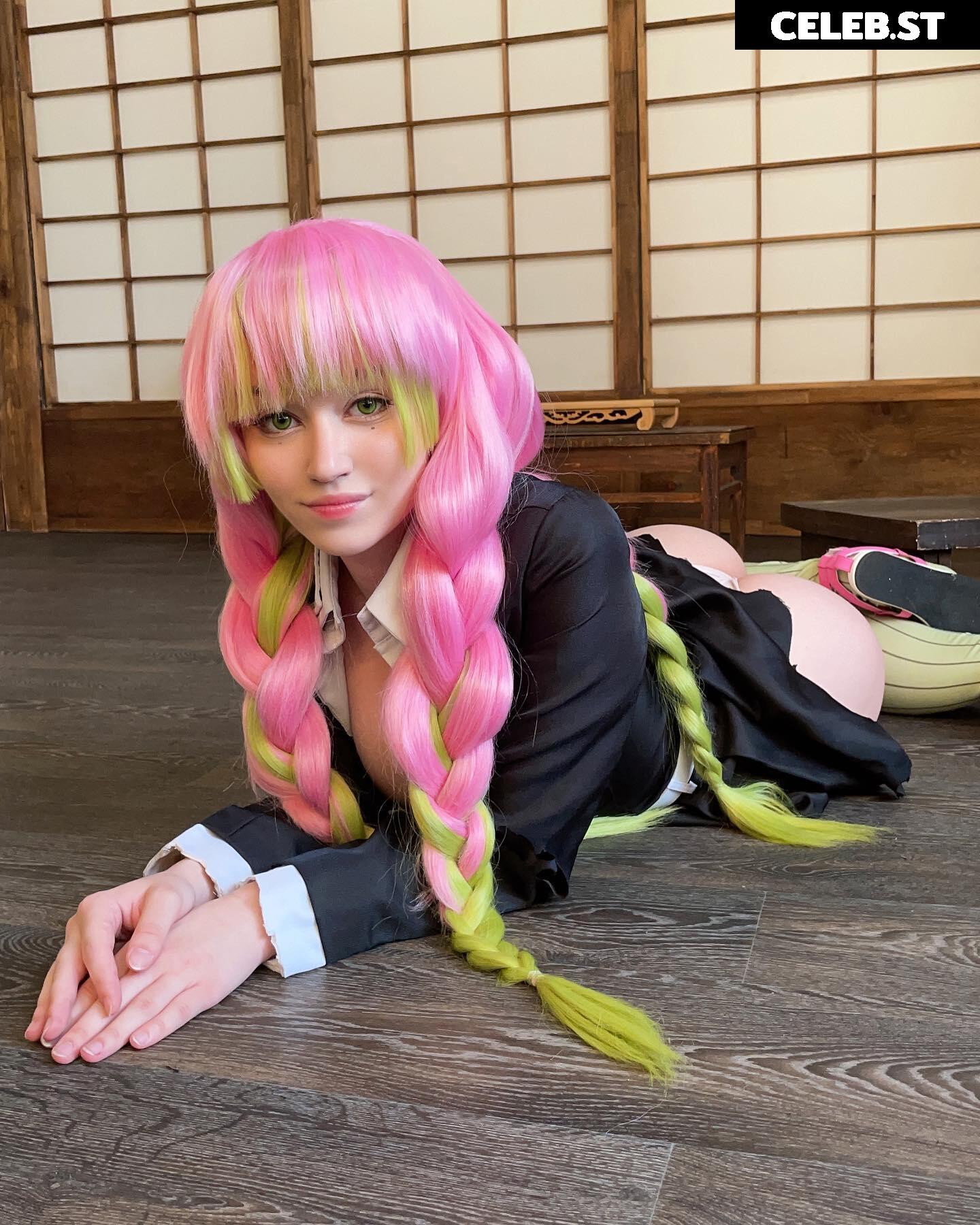 Donna loli Image 23843625