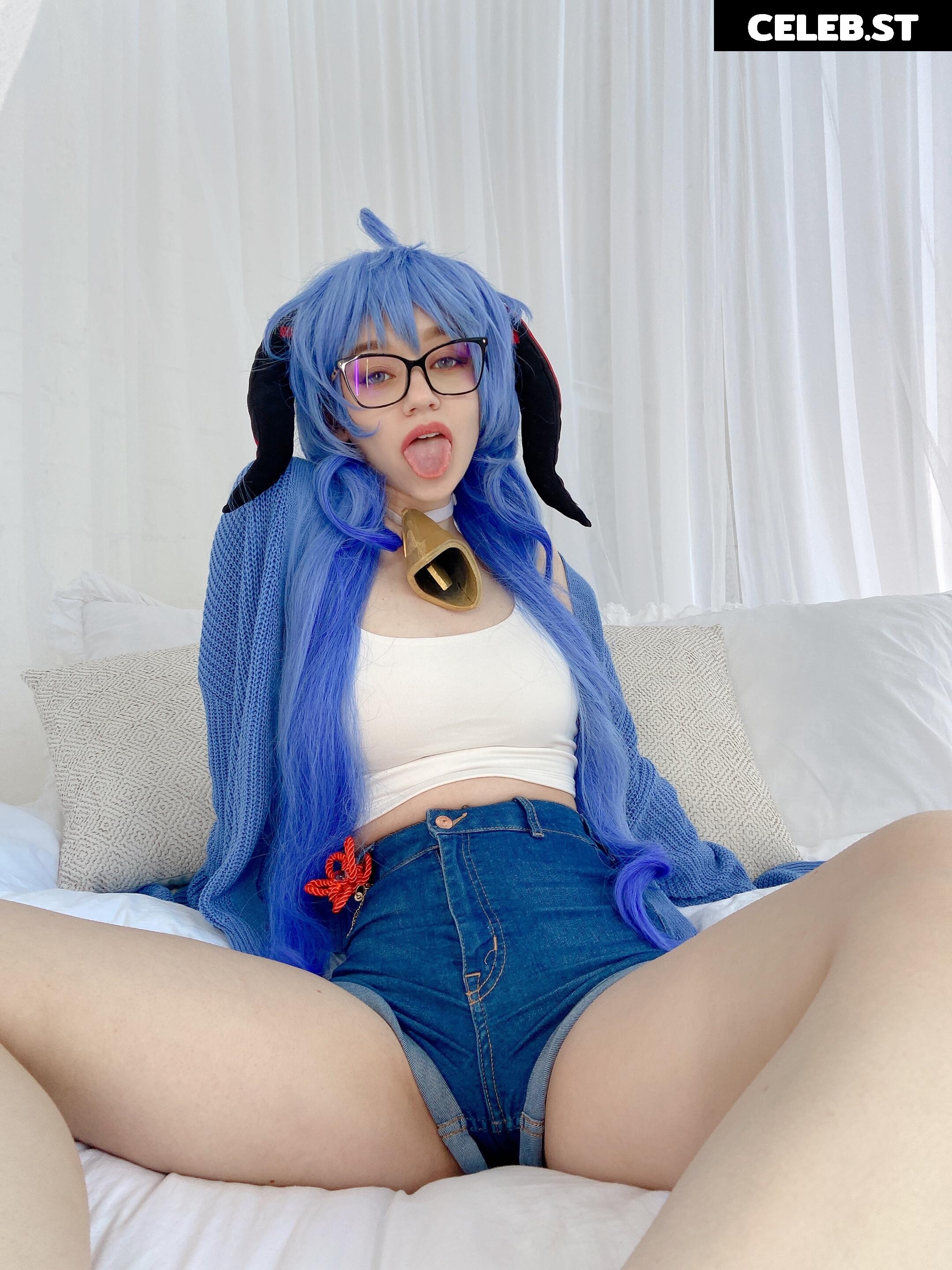 Donna loli Image 23843005