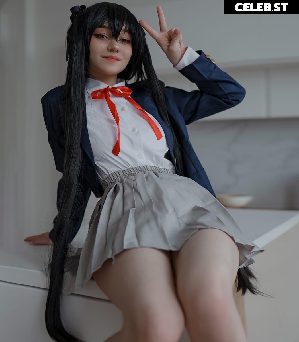 Donna loli Image 23843039