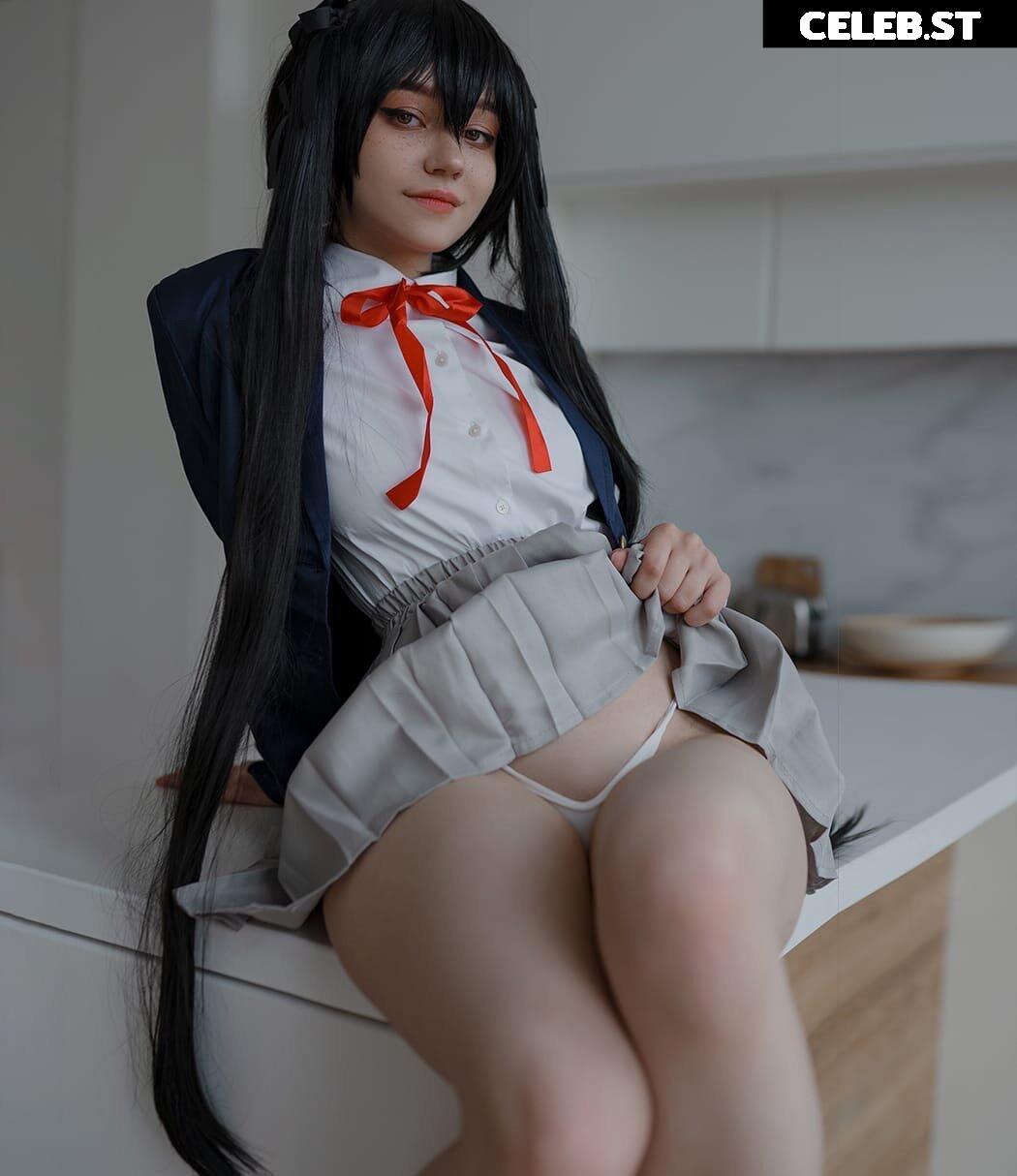 Donna loli Image 23843041