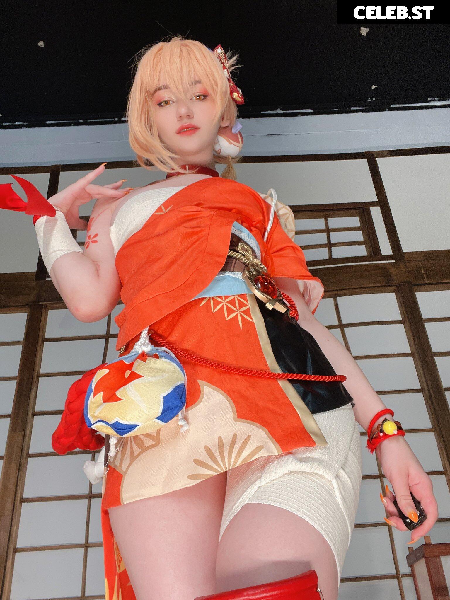 Donna loli Image 23843267