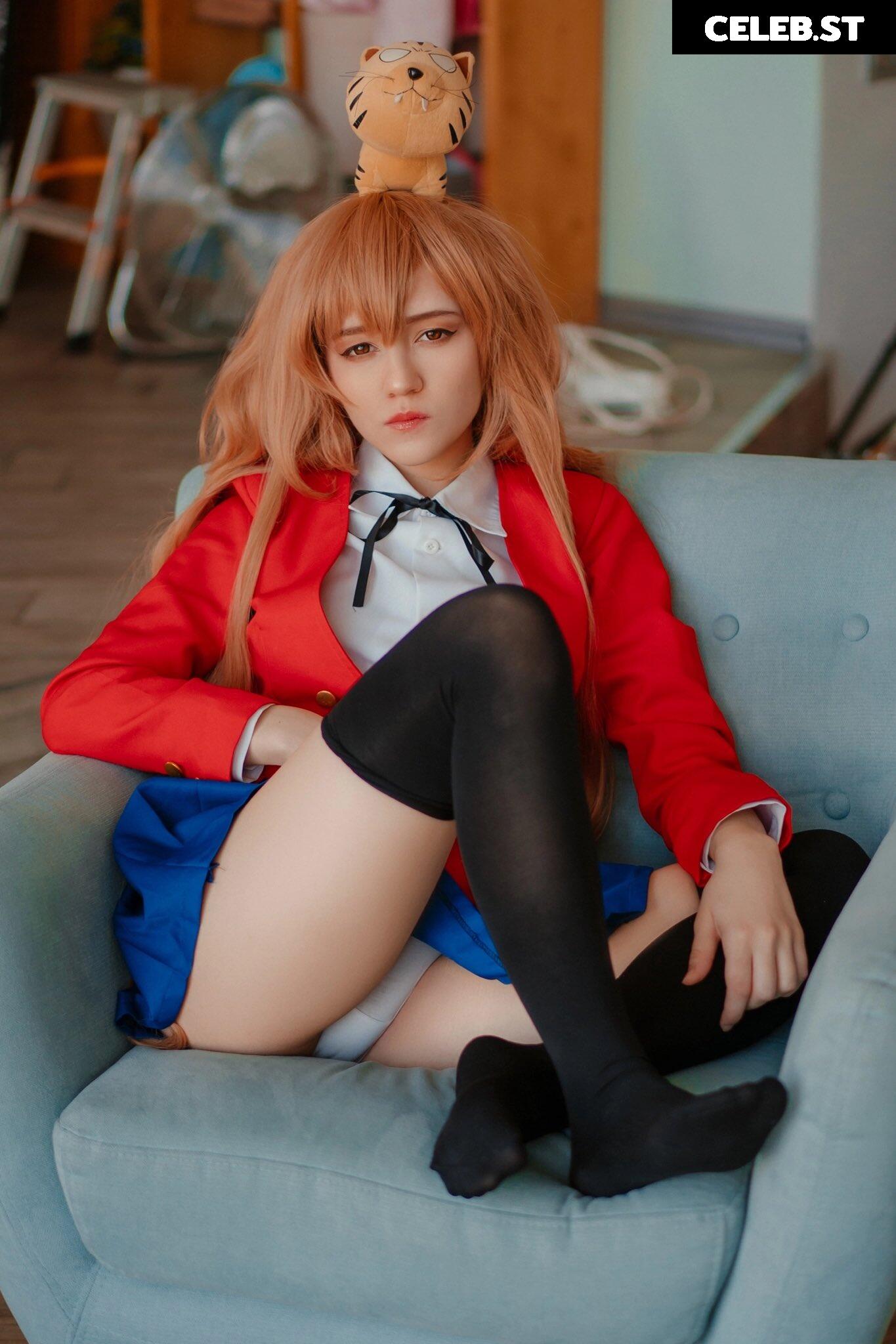 Donna loli Image 23842990