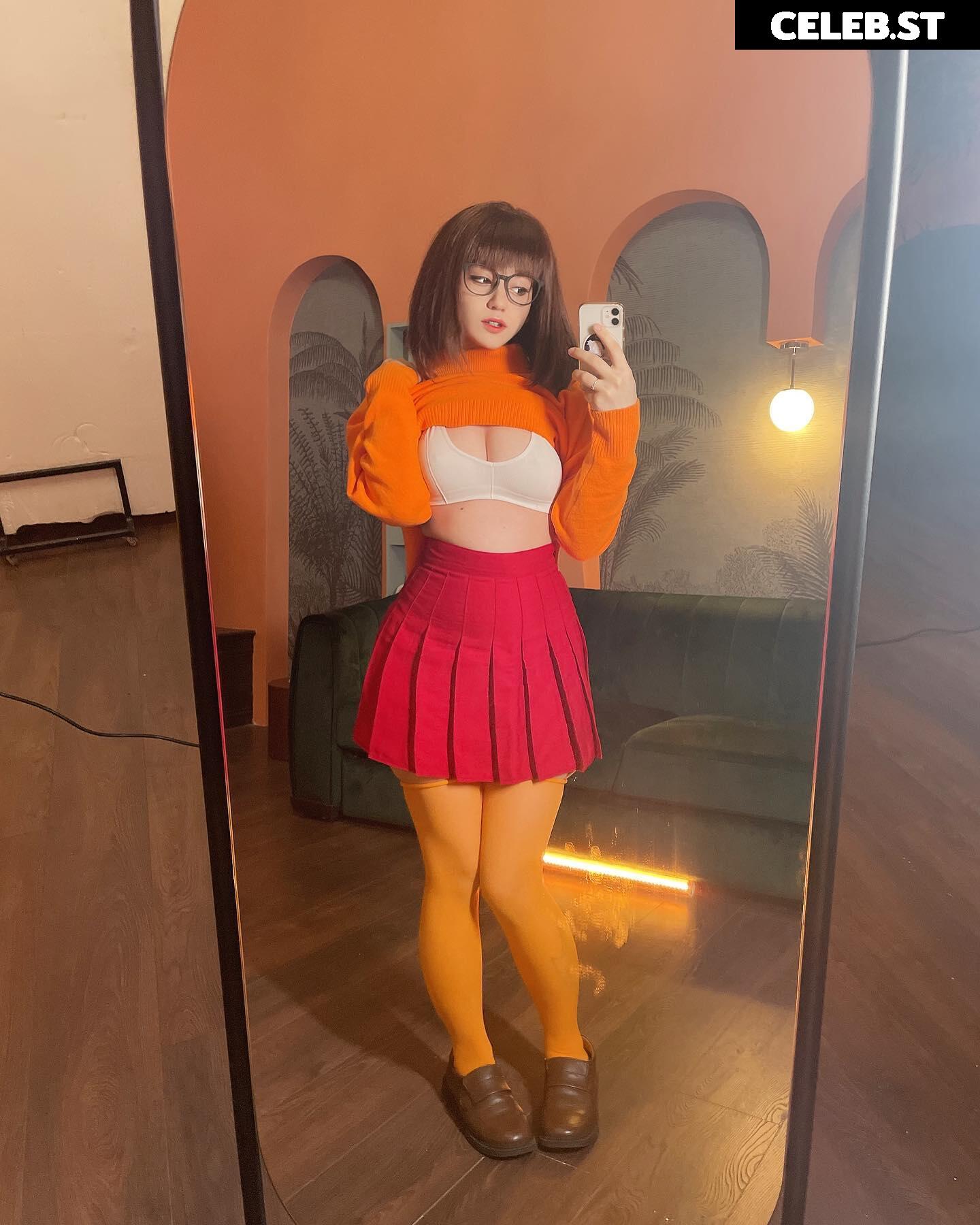 Donna loli Image 23842936