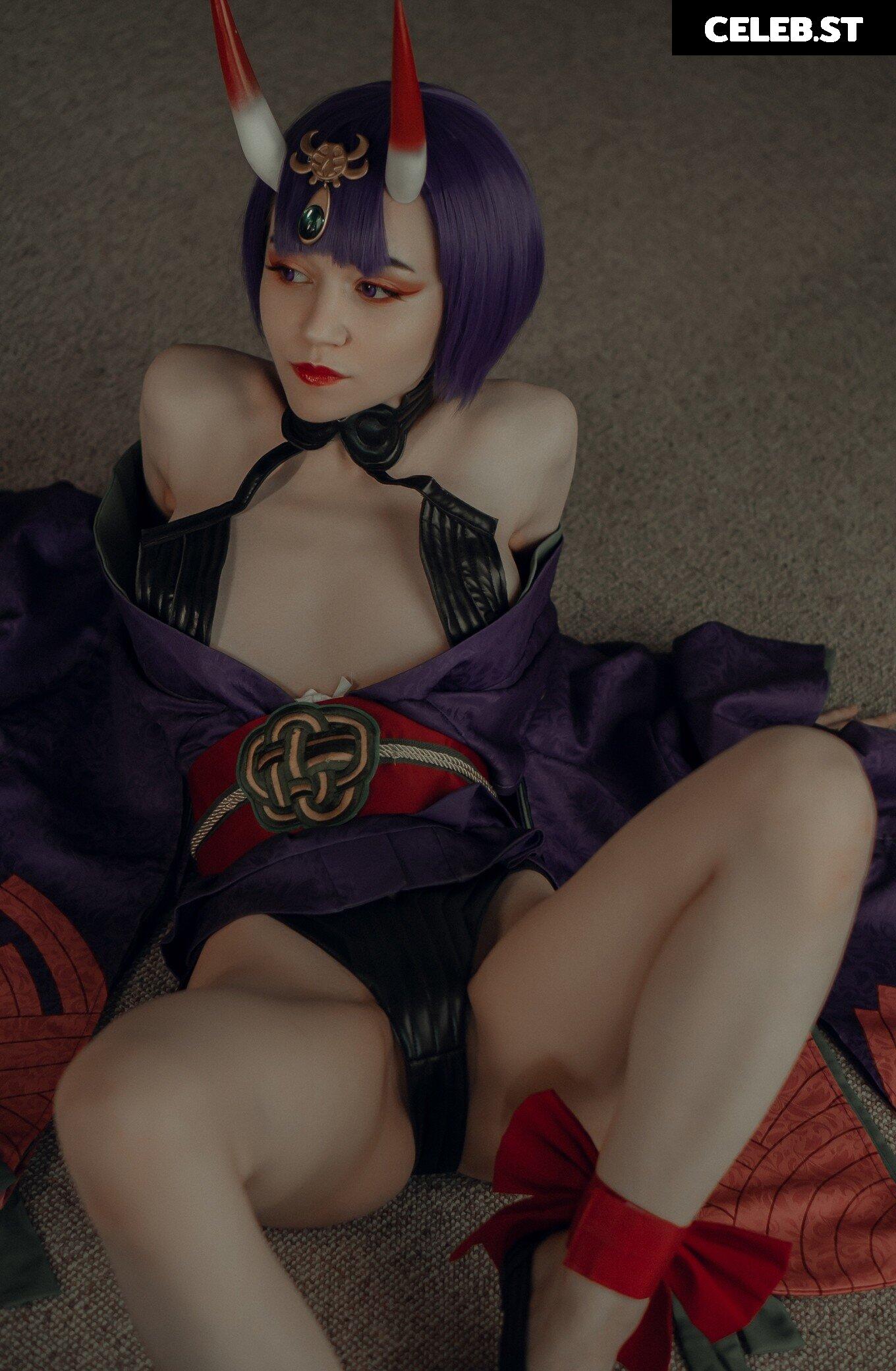 Donna loli Image 23842859