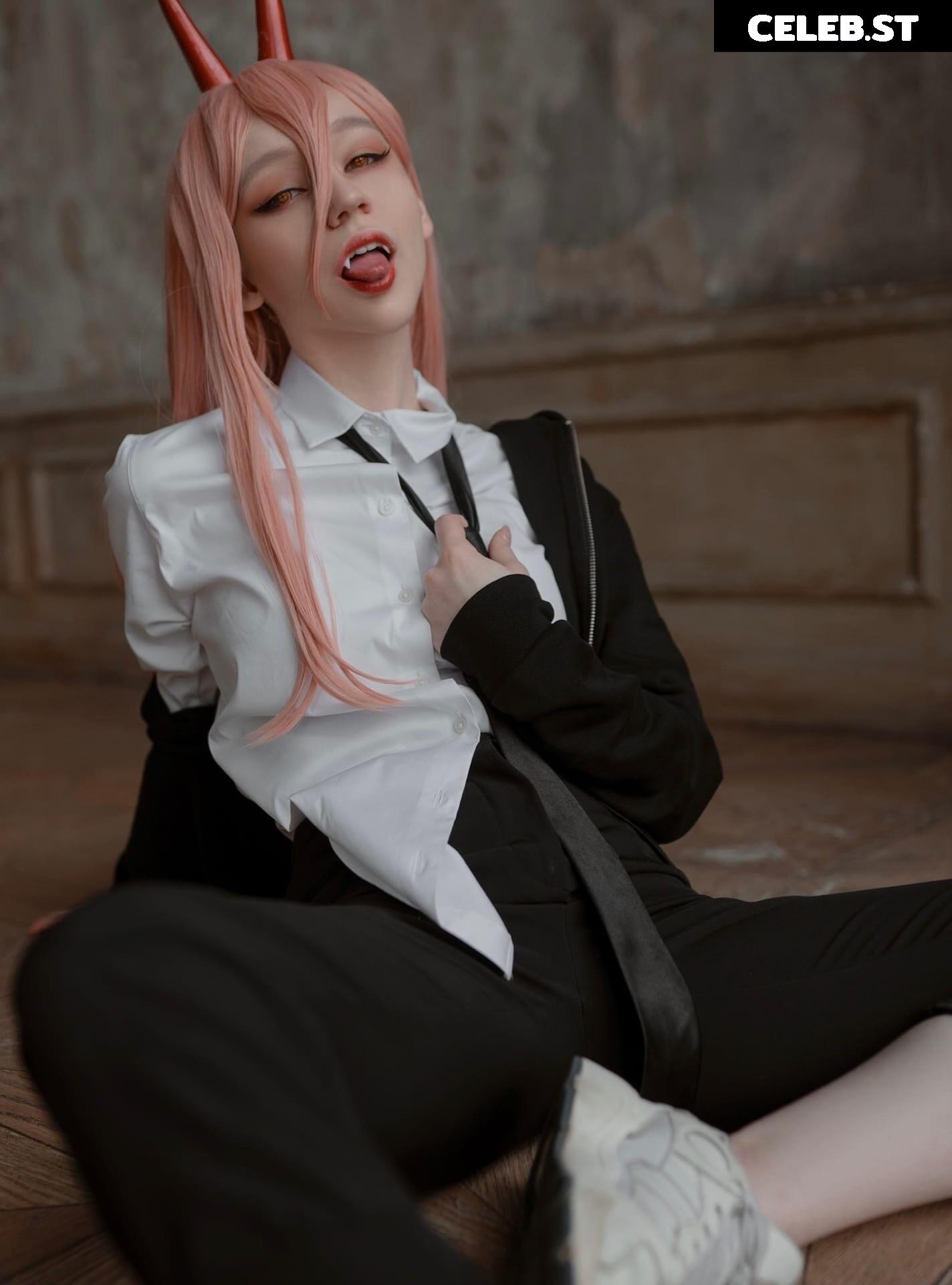 Donna loli Image 23842772