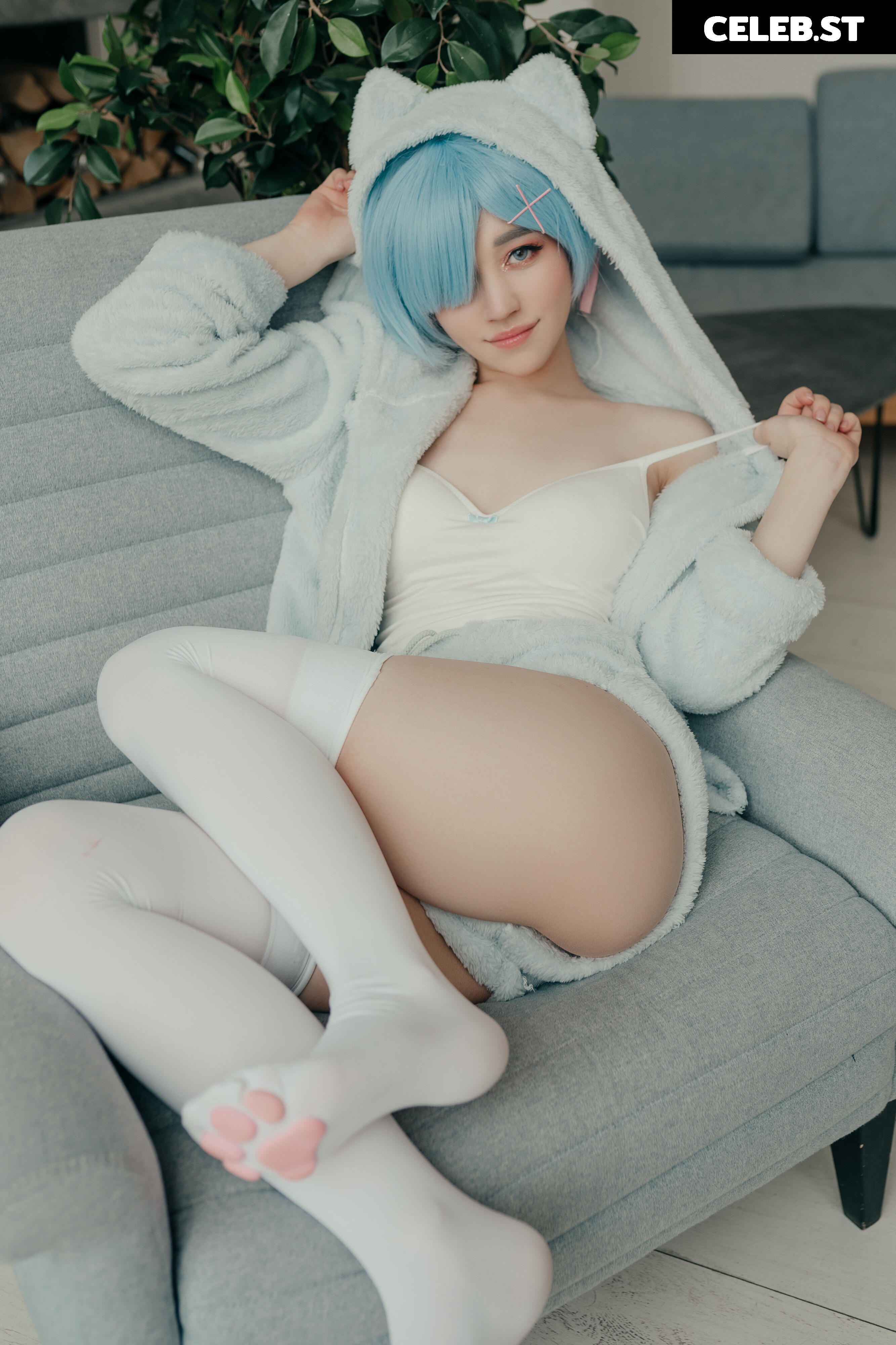 Donna loli Image 23842633
