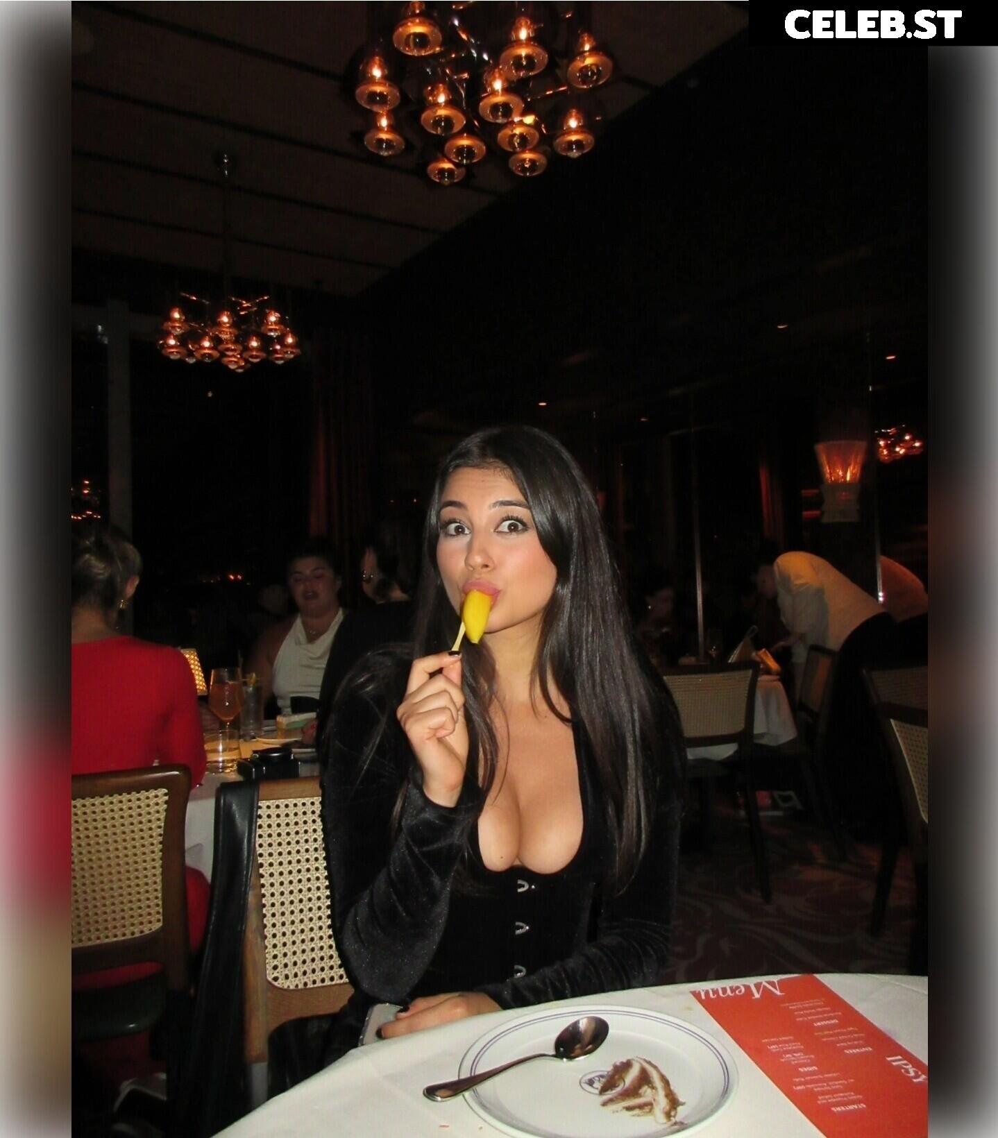 Reneé Monaco (peachmangojuice) Image 23811871