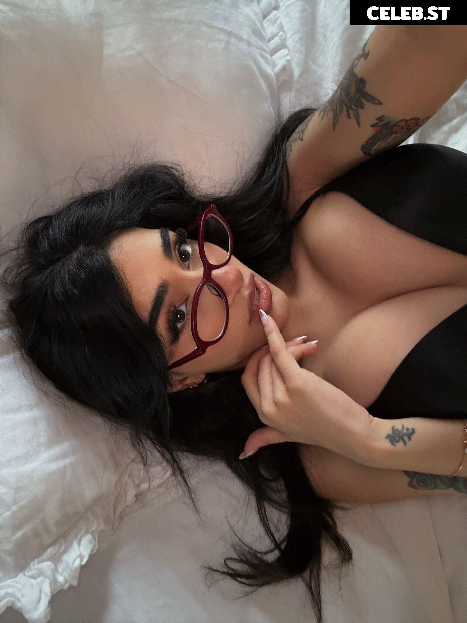 Saira Rose / sairaspooks Image 23811410