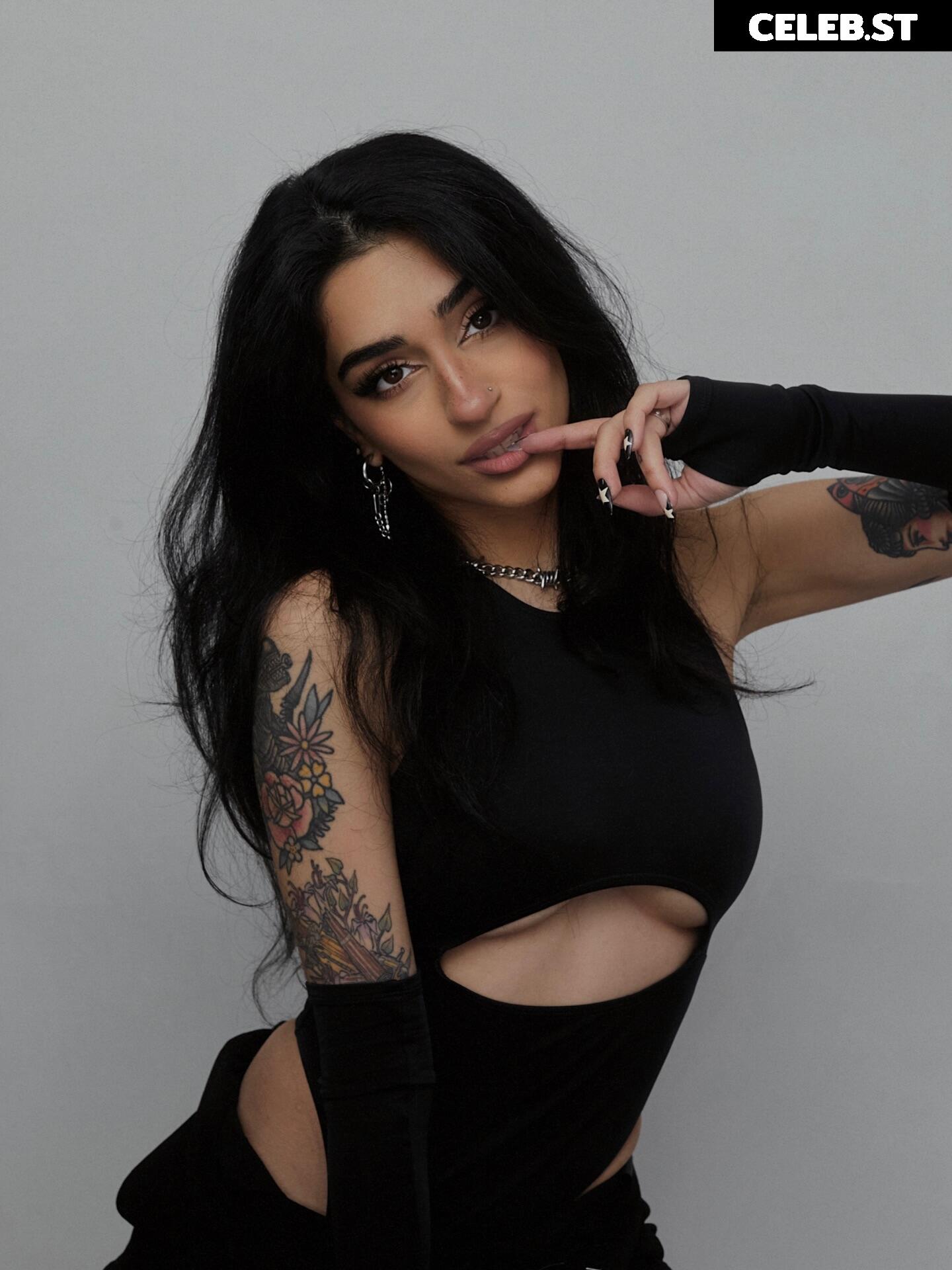Saira Rose / sairaspooks Image 23811404