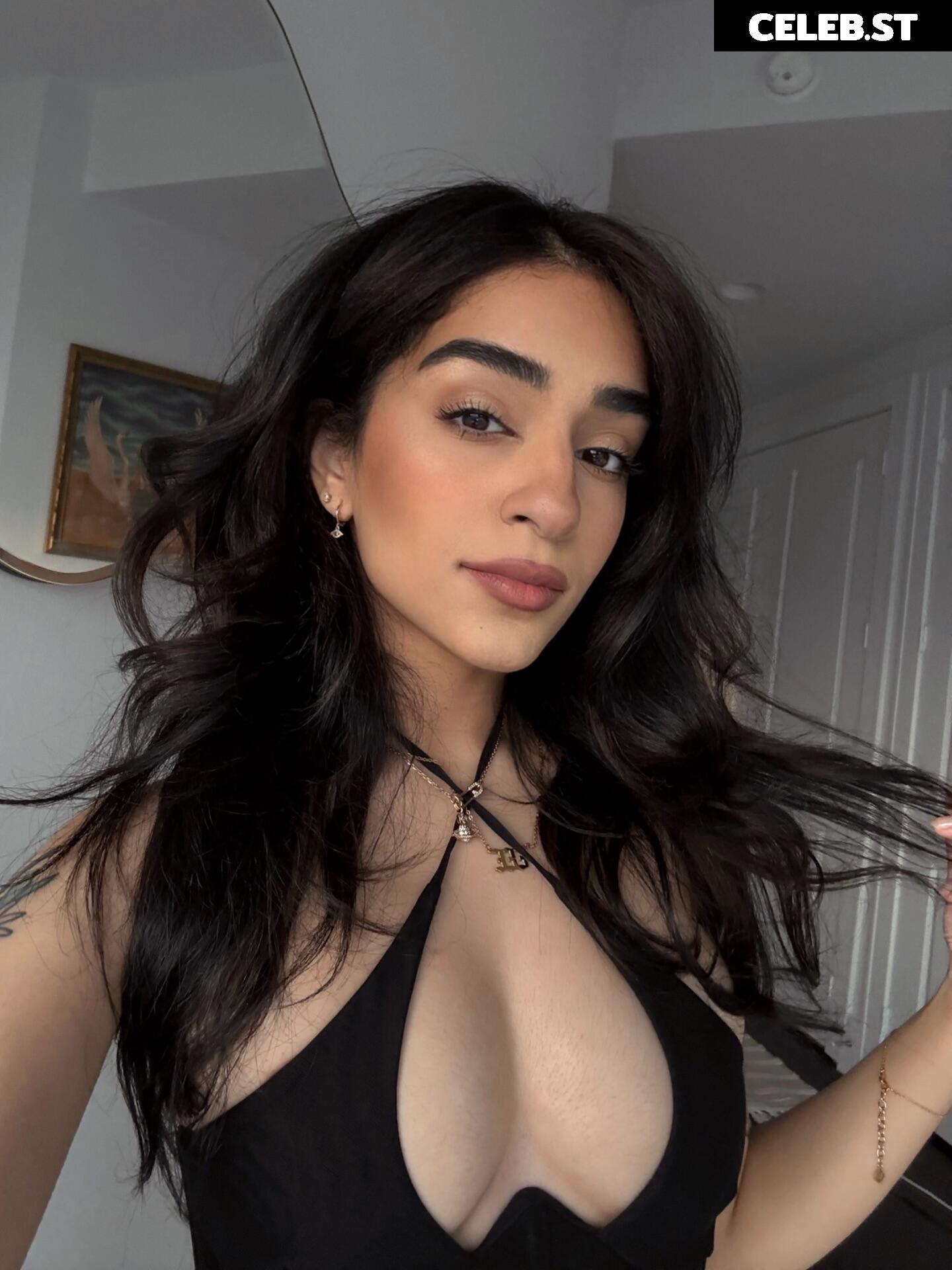 Saira Rose / sairaspooks Image 23811384