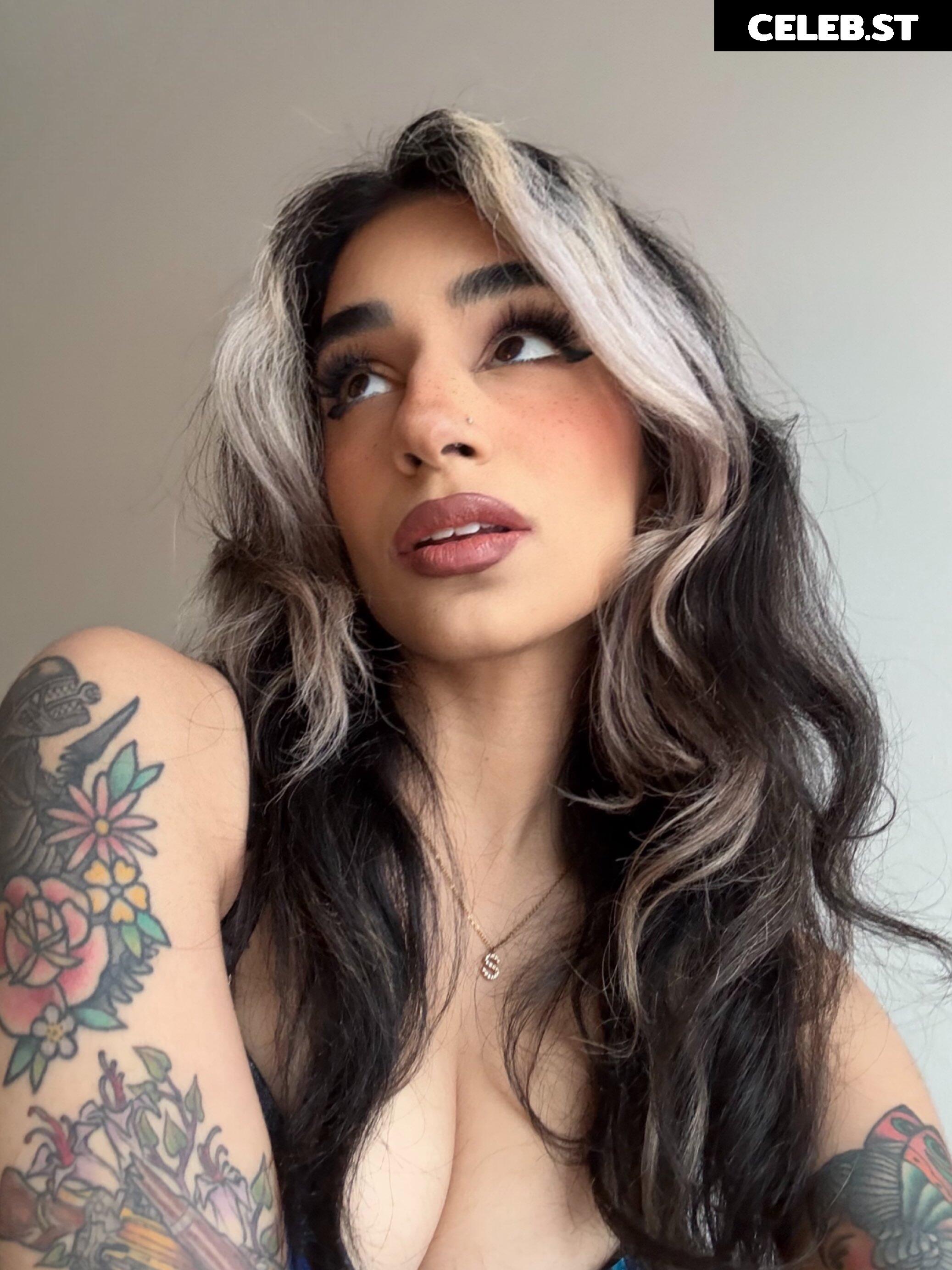 Saira Rose / sairaspooks Image 23811357
