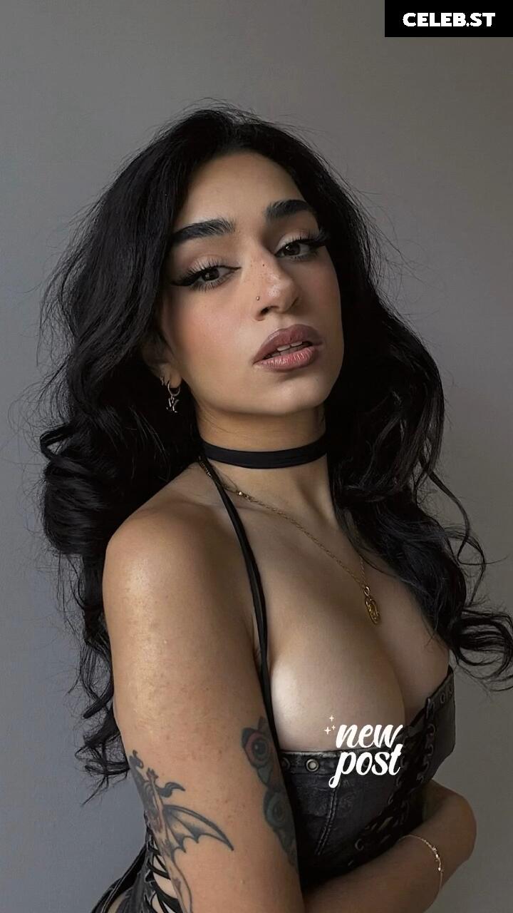 Saira Rose / sairaspooks Image 23811371