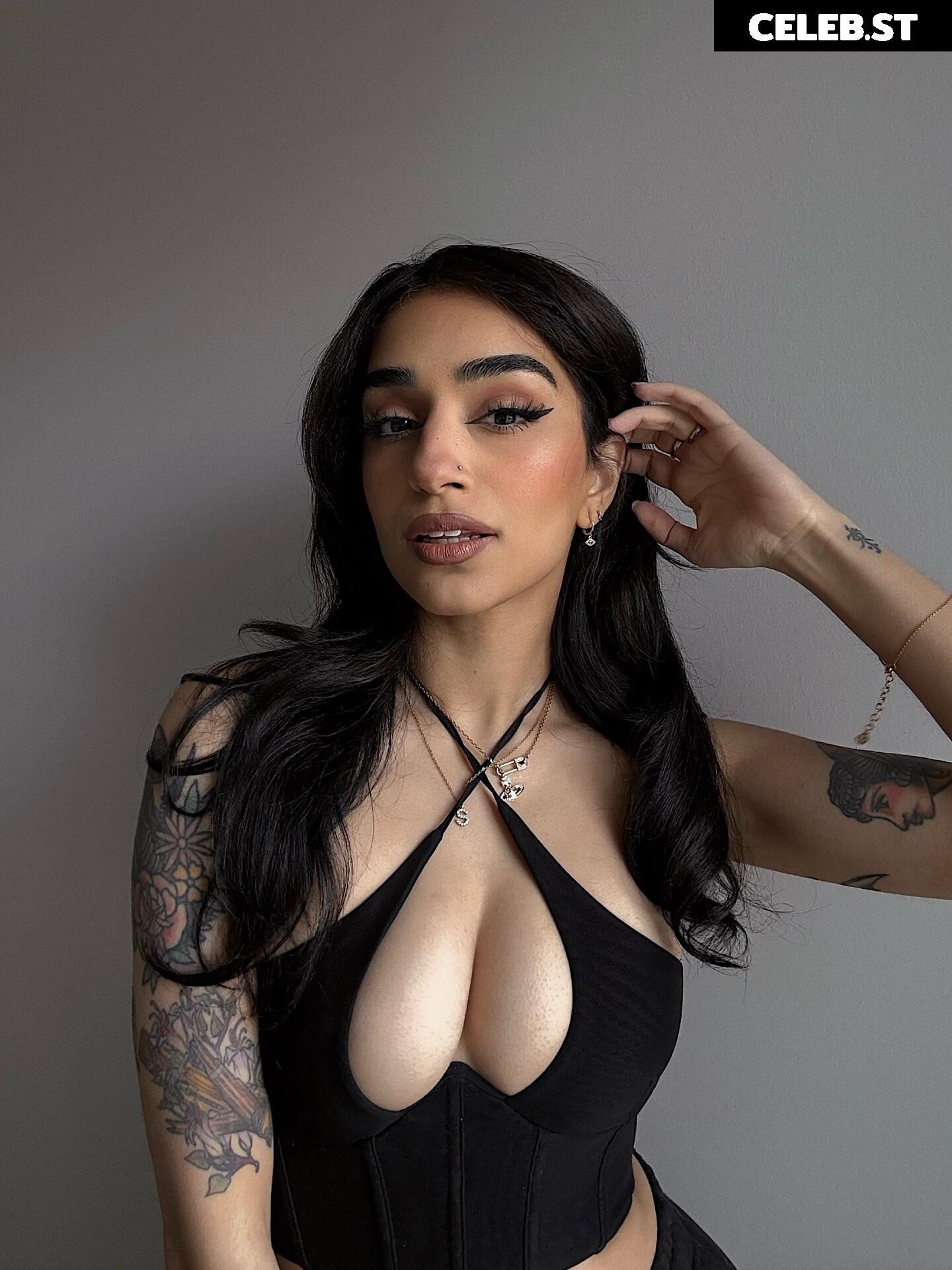 Saira Rose / sairaspooks Image 23811370