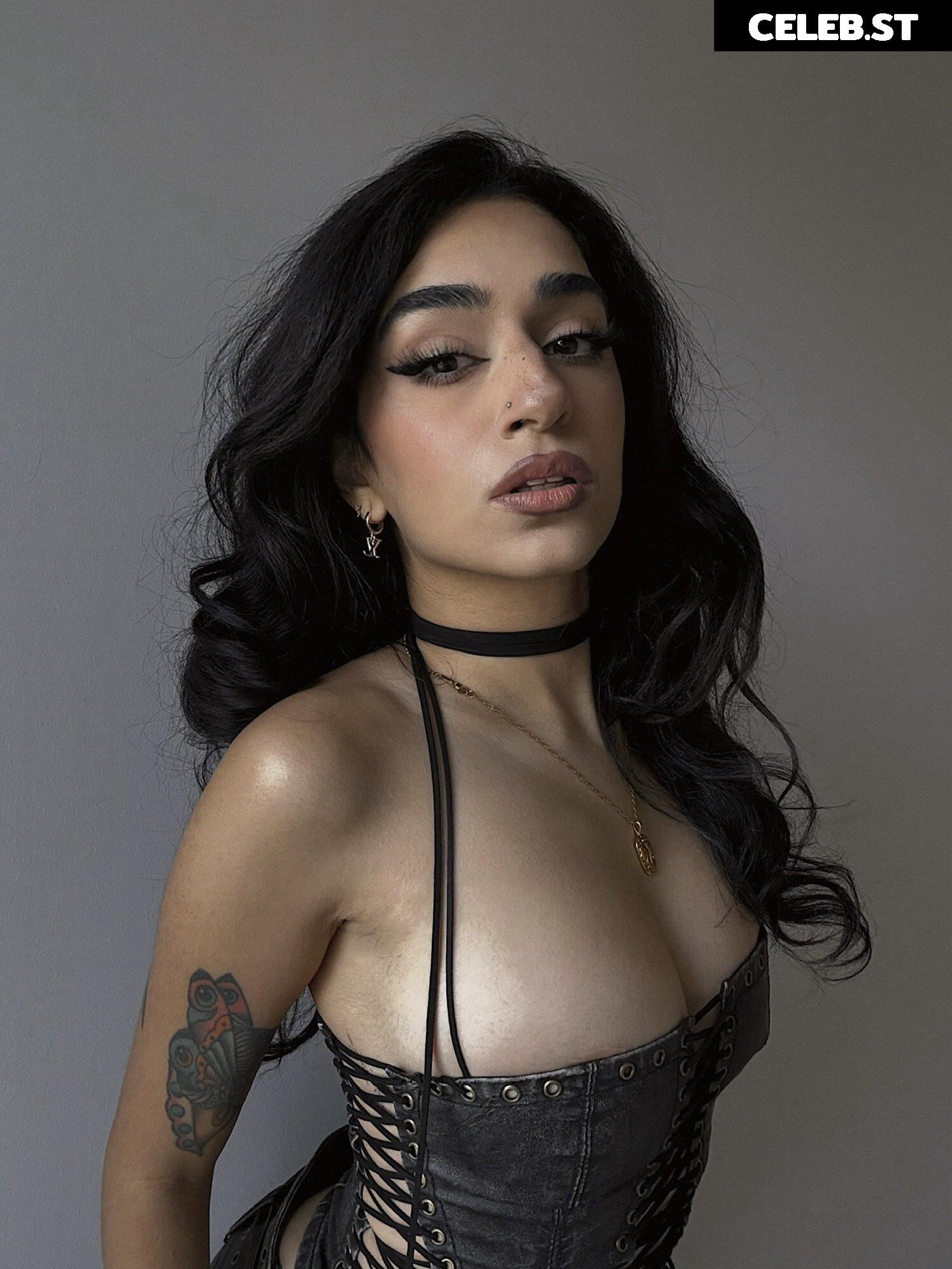 Saira Rose / sairaspooks Image 23811377