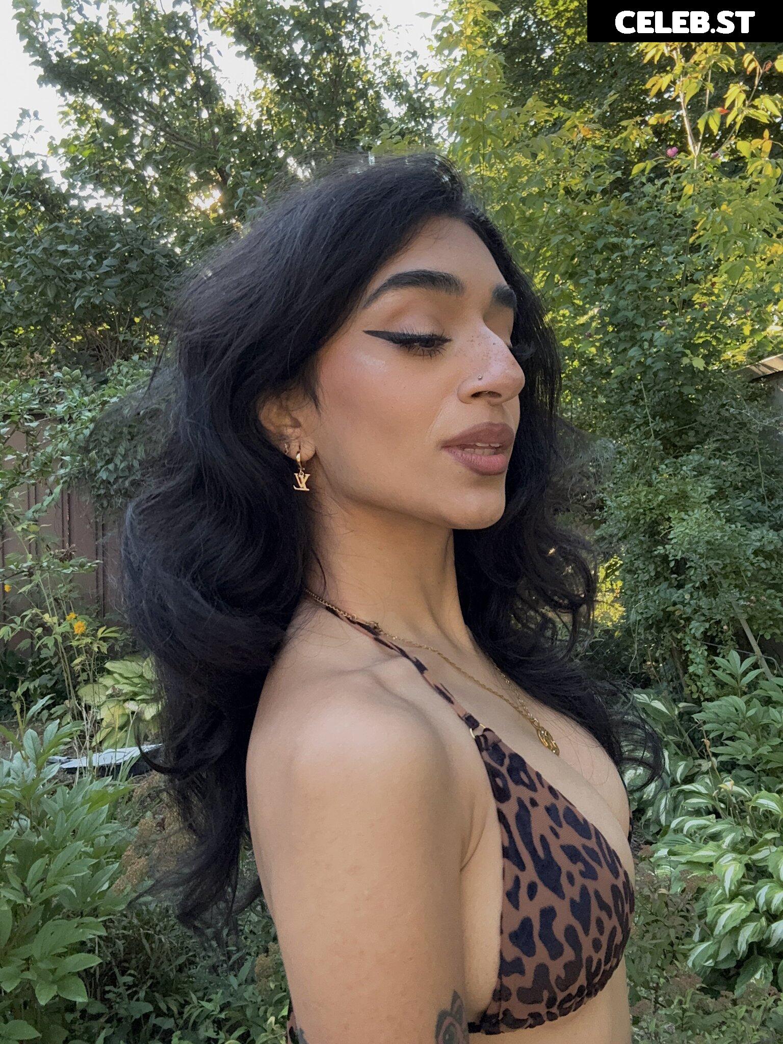 Saira Rose / sairaspooks Image 23811375